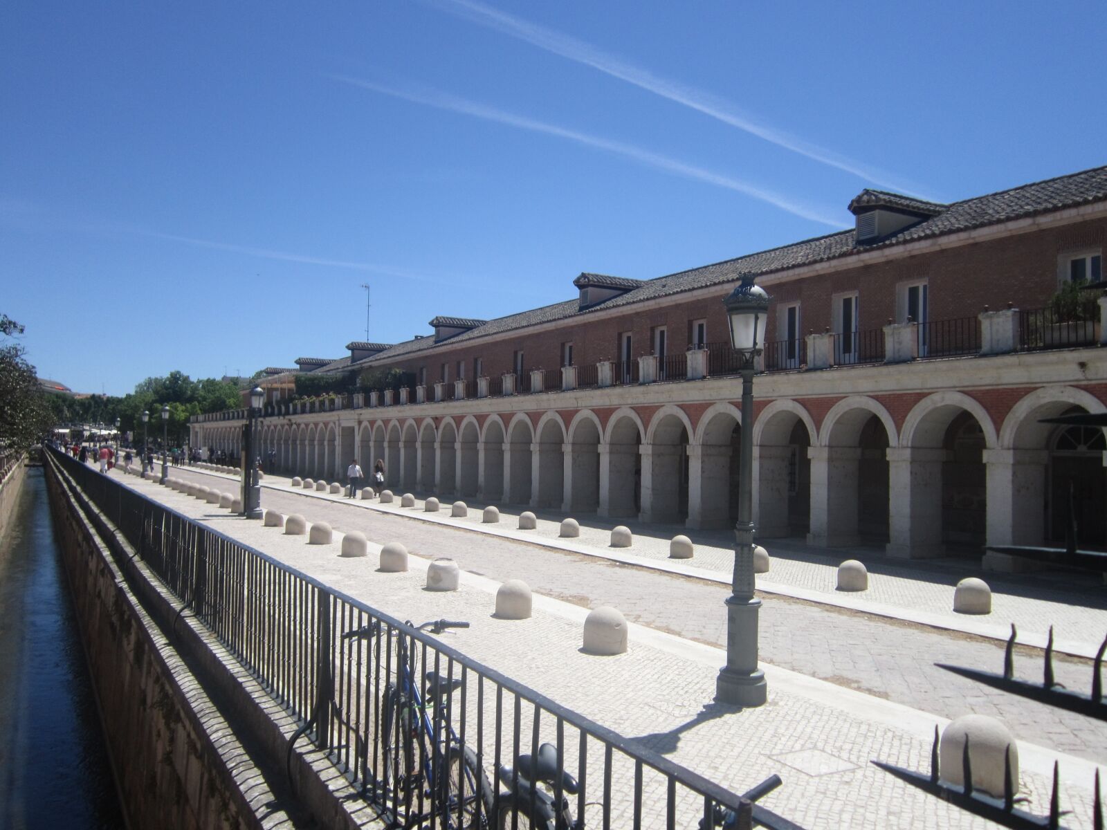 Canon PowerShot A3300 IS sample photo. Squares, aranjuez, cities photography