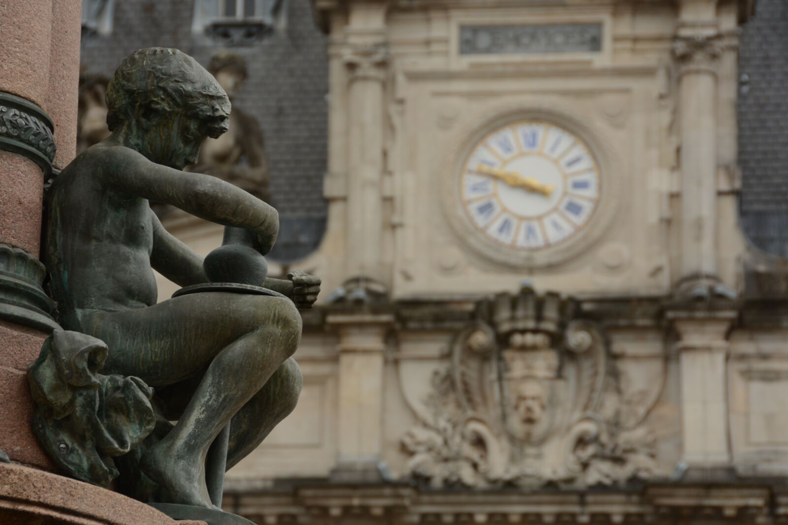Nikon D7100 sample photo. Statue, clock, town hall photography