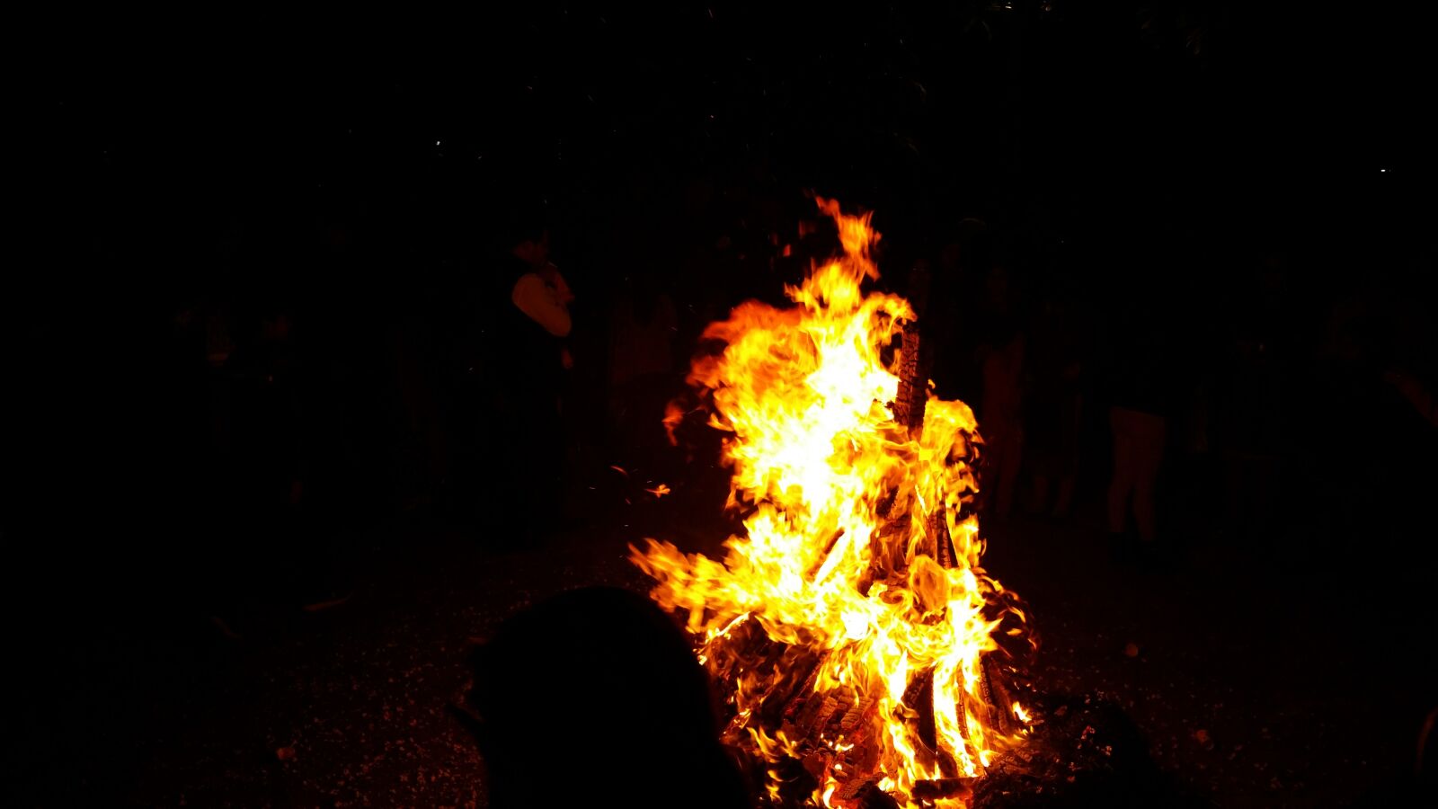 Samsung Galaxy Note4 sample photo. Blaze, blazing, bonfire, burn photography