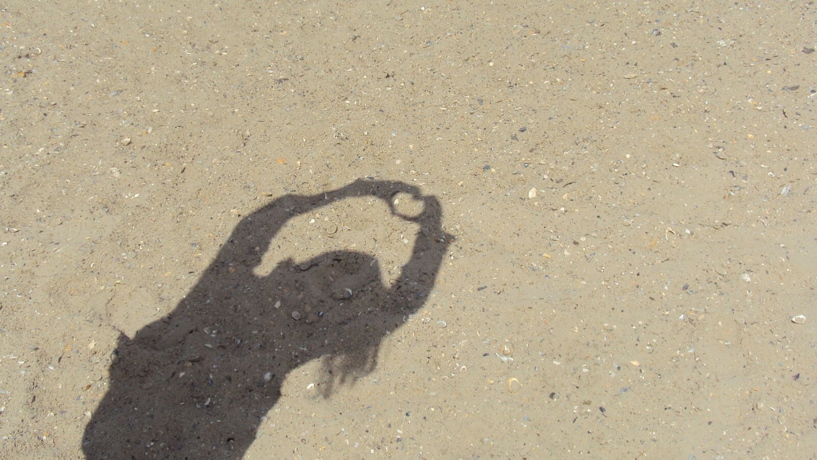 Sony DSC-W180 sample photo. Symbol, heart, beach photography