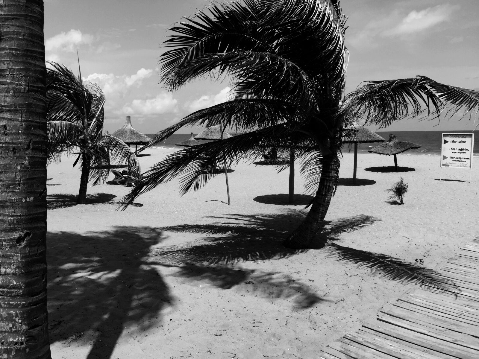 iPhone 6 Plus back camera 4.15mm f/2.2 sample photo. Beach, benin, ouidah, sand photography