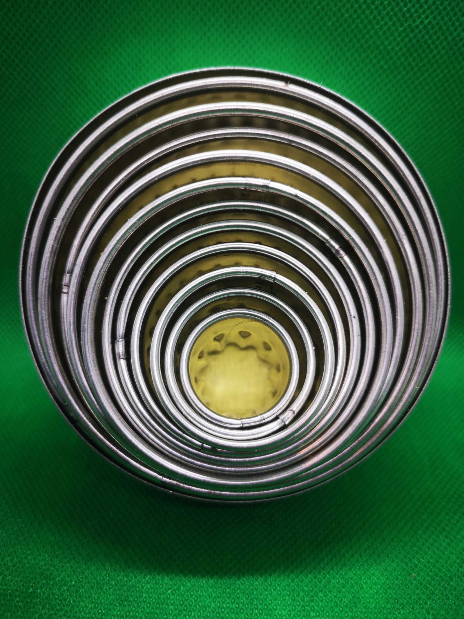 HUAWEI CLT-L29 sample photo. Round, green, metal photography