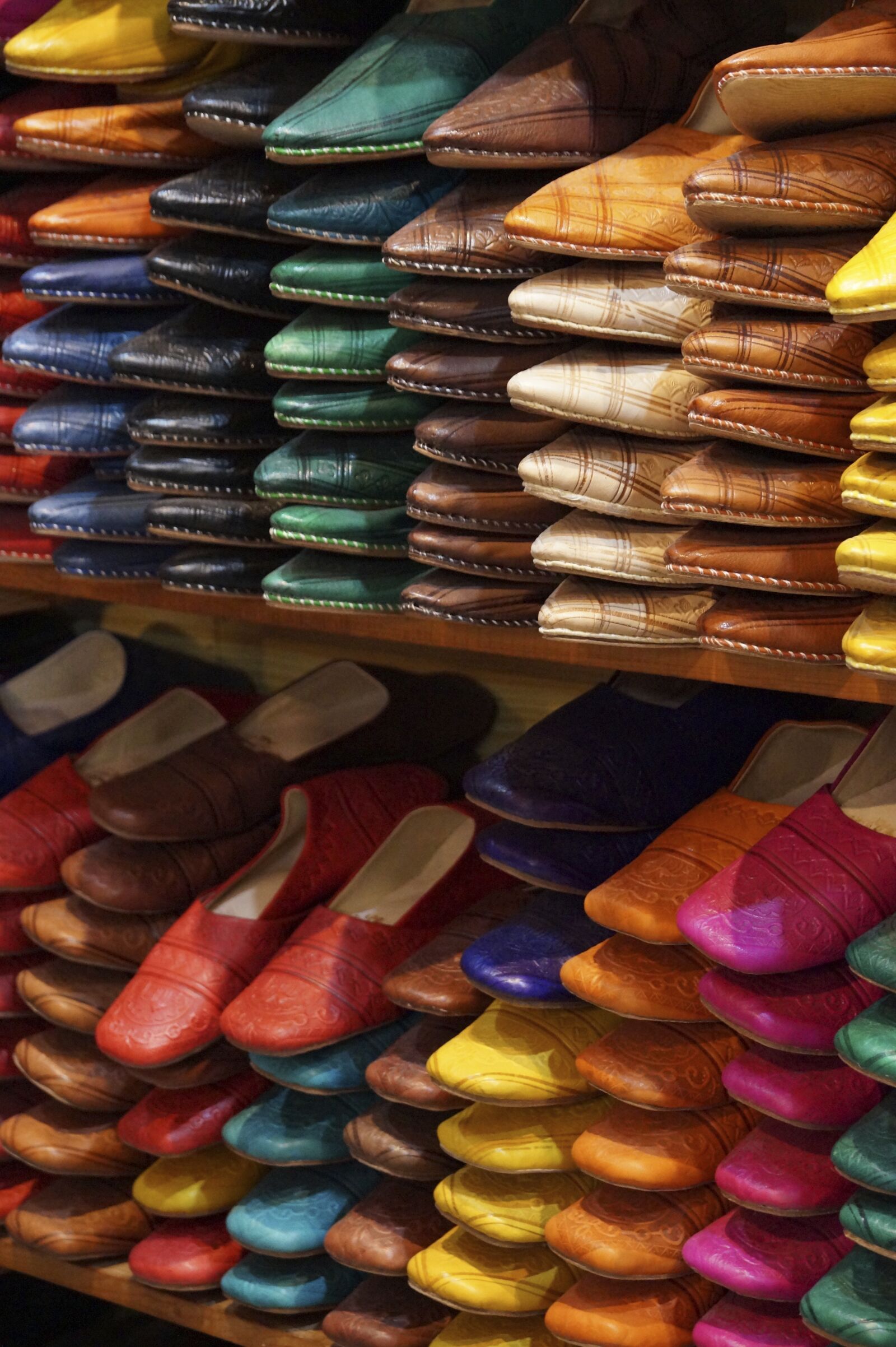 Sony SLT-A58 sample photo. Leather shoes, slippers, fes photography