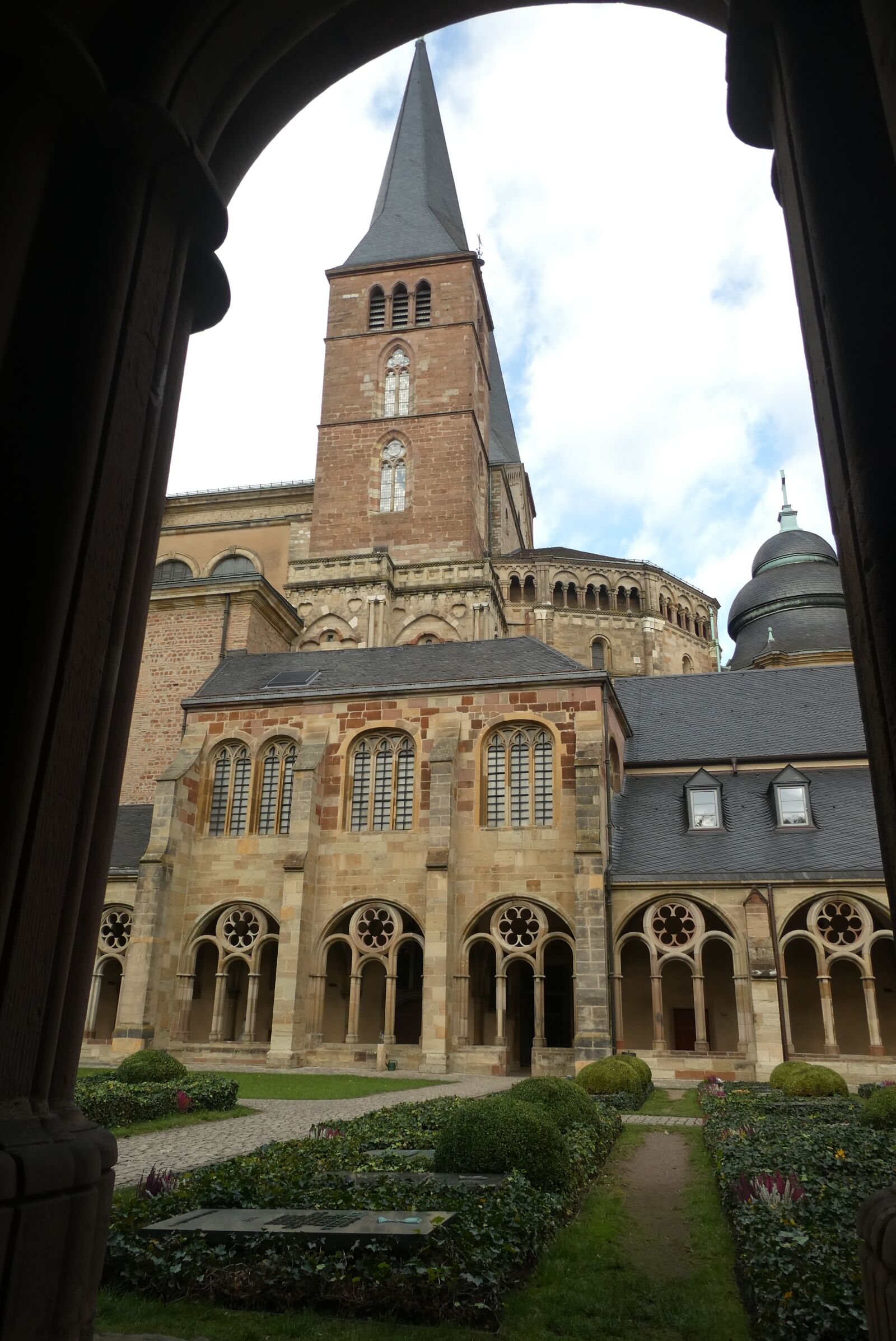 Panasonic Lumix DC-ZS70 (Lumix DC-TZ90) sample photo. Cathedral of trier, church photography