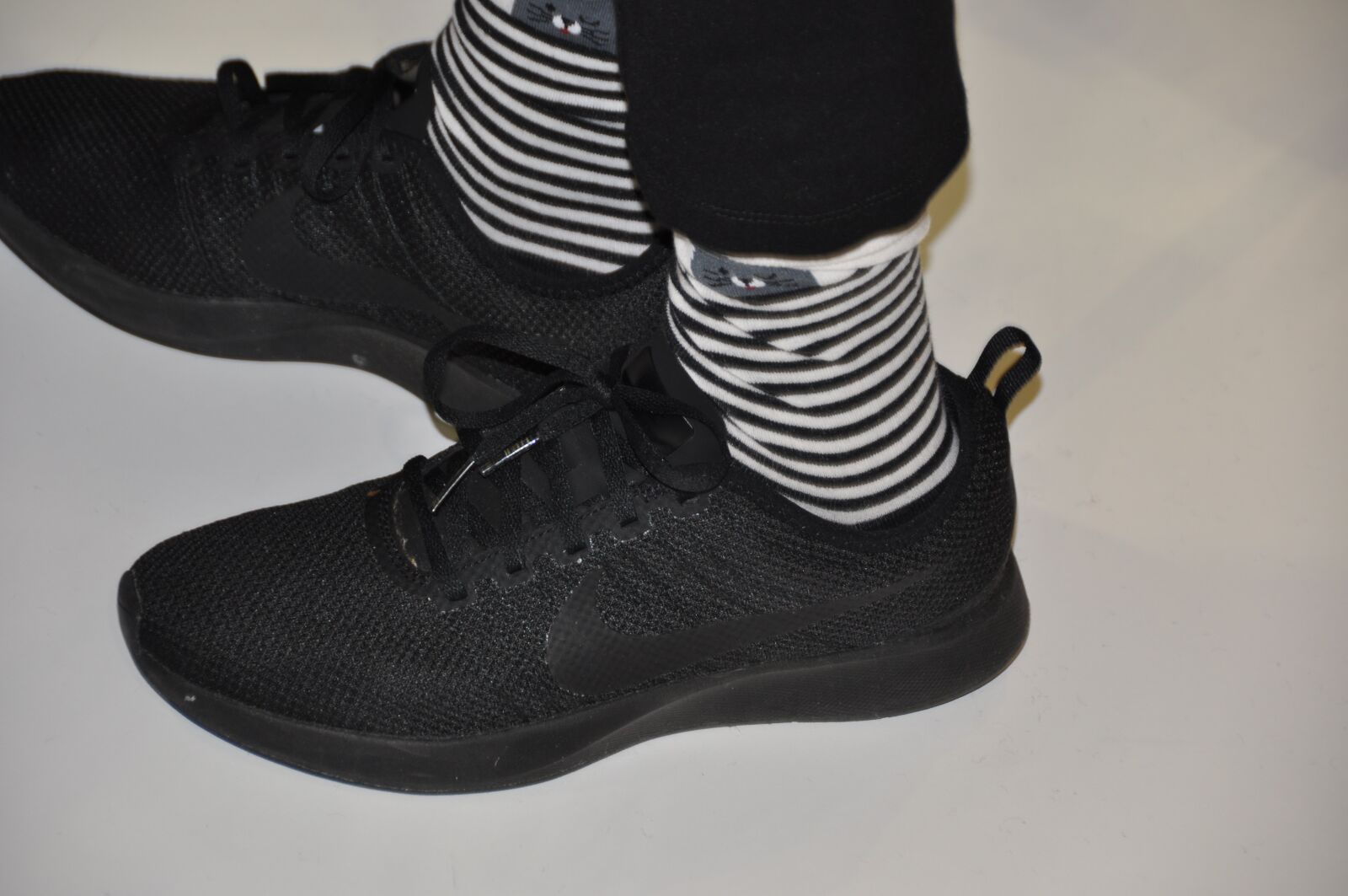 Nikon D90 sample photo. Original, lady, feet photography