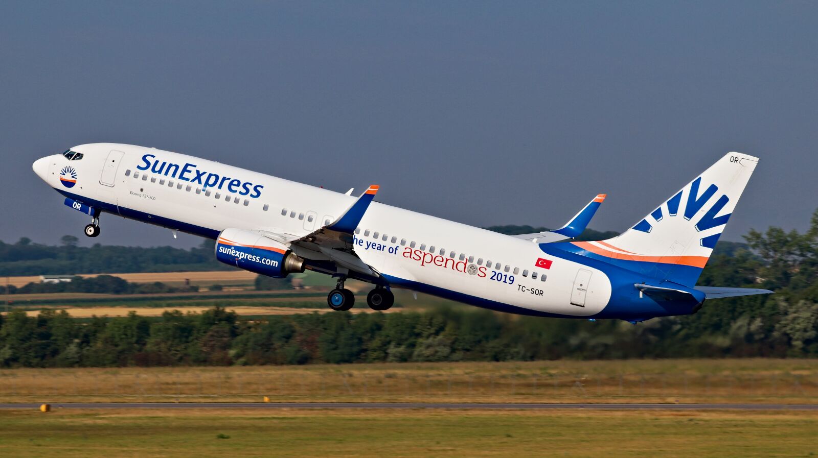 150-600mm F5-6.3 DG OS HSM | Contemporary 015 sample photo. Aircraft, traffic, start photography