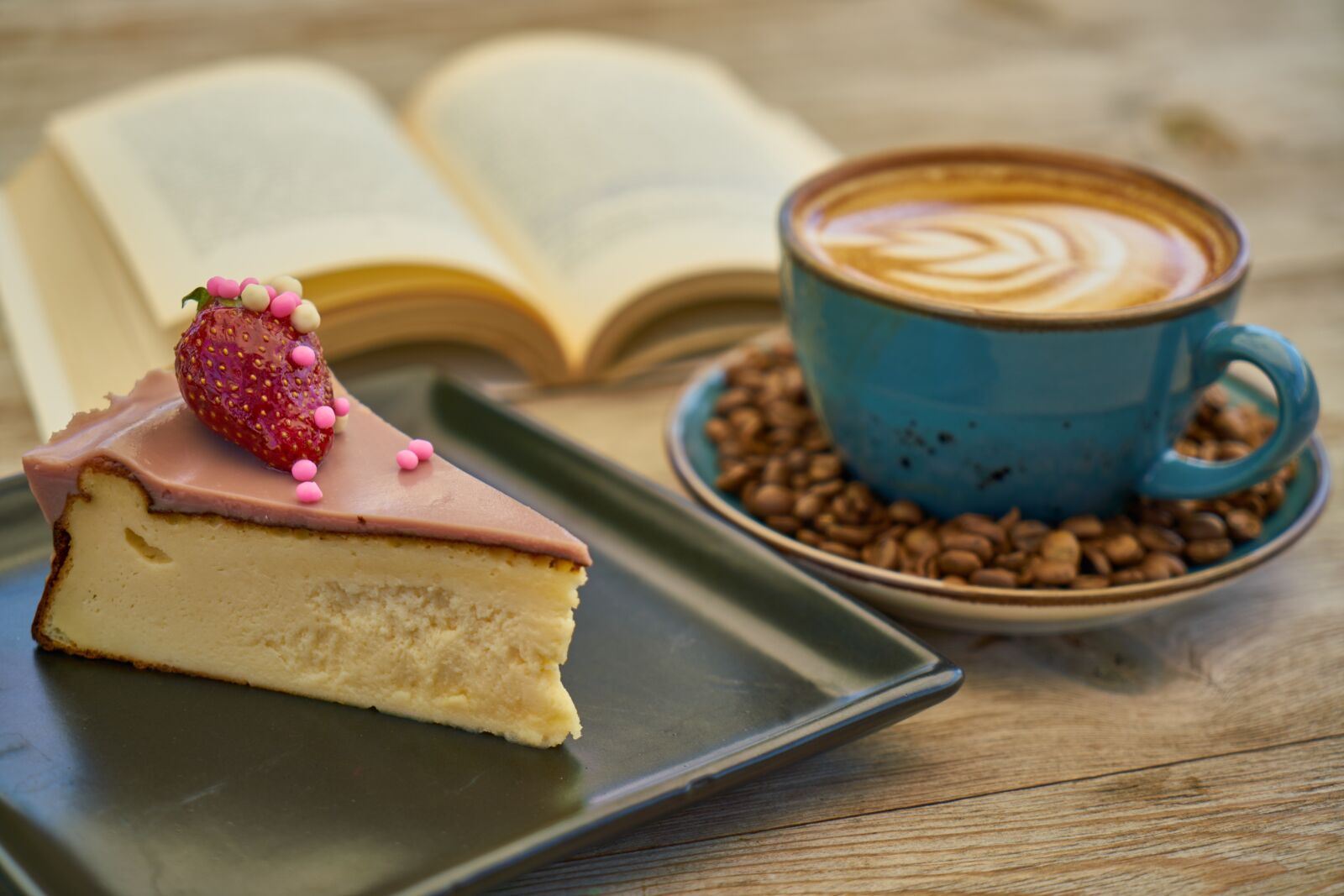 Sony a7R II sample photo. Latte, coffee, foam photography