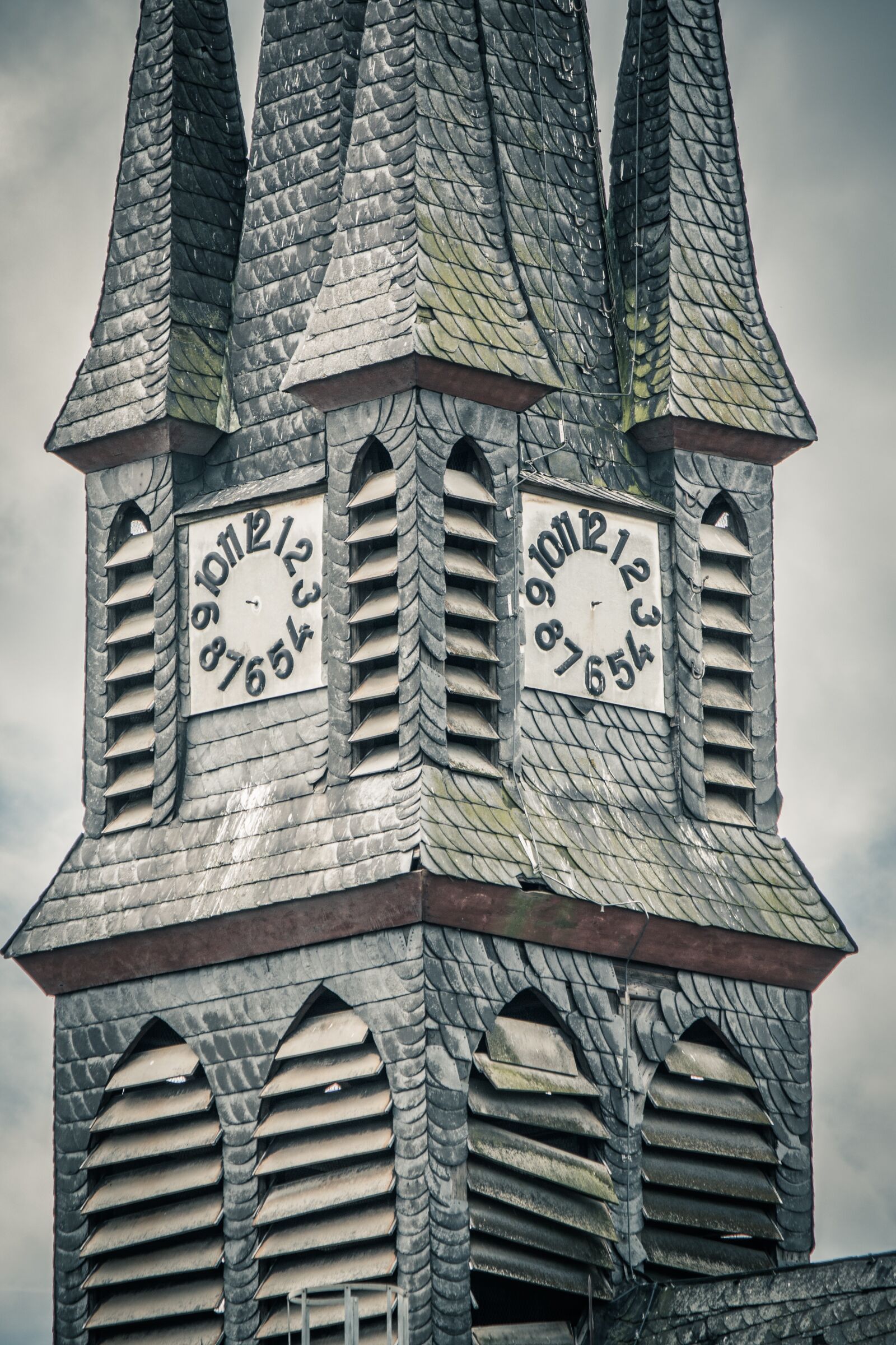 Canon EF-S 55-250mm F4-5.6 IS II sample photo. Steeple, clock, church photography