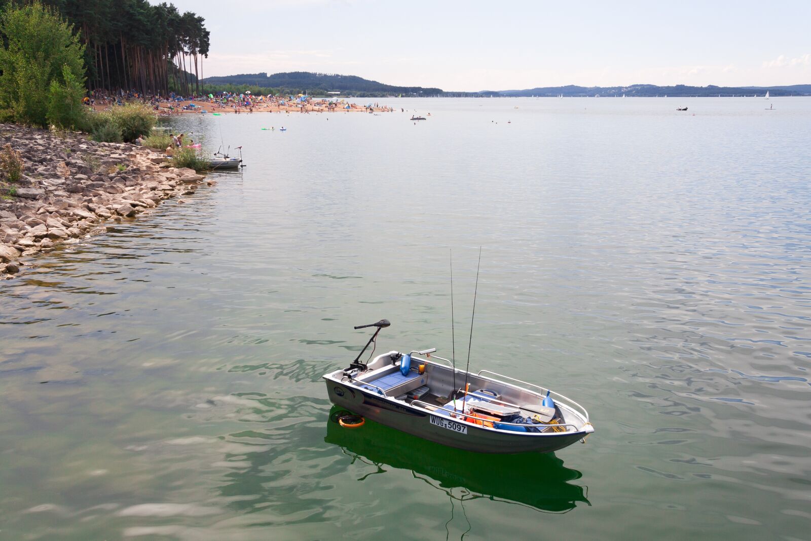 Canon EF-S 17-85mm F4-5.6 IS USM sample photo. Boat, fishing boat, leisure photography
