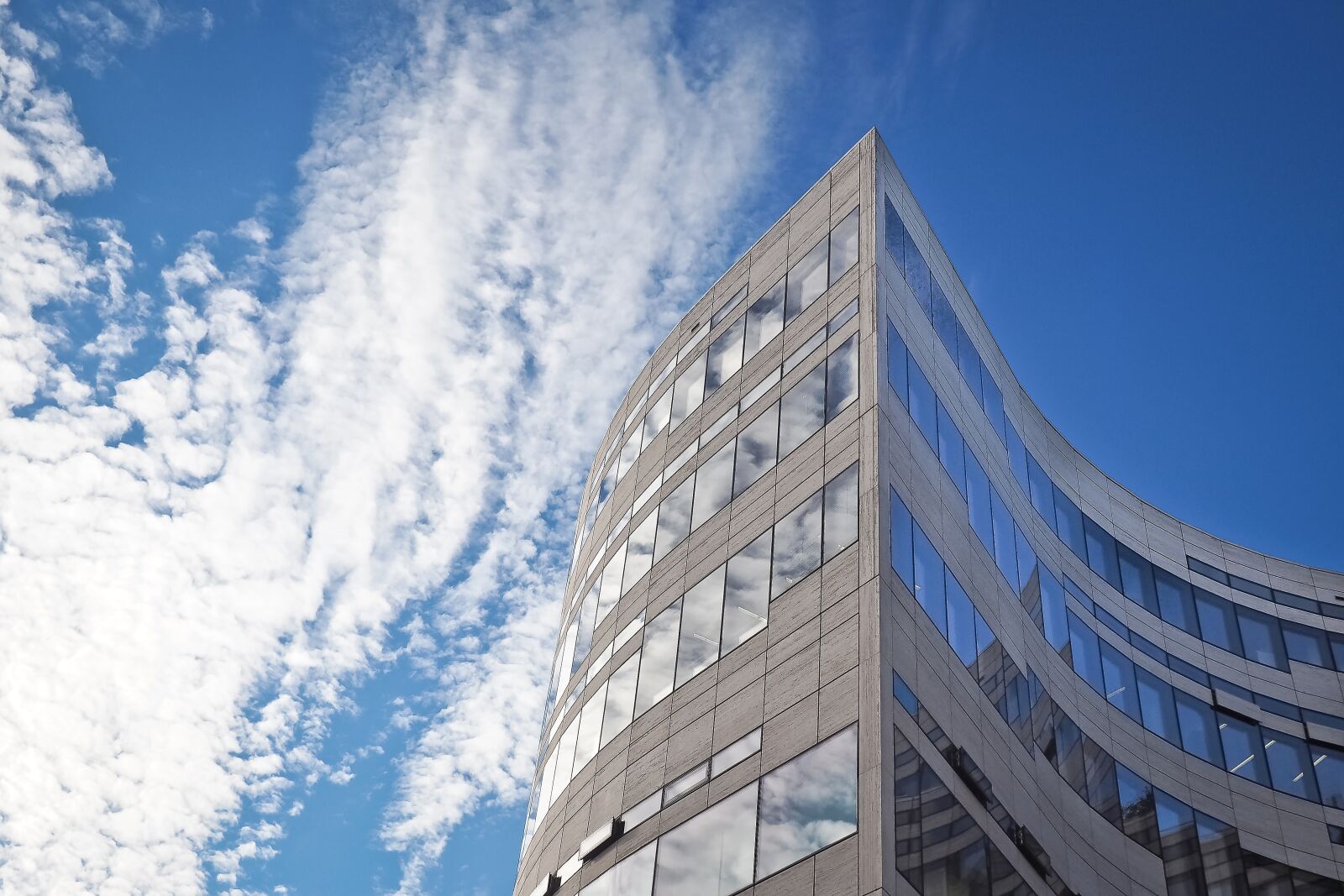 Olympus OM-D E-M10 sample photo. Architecture, modern, building photography