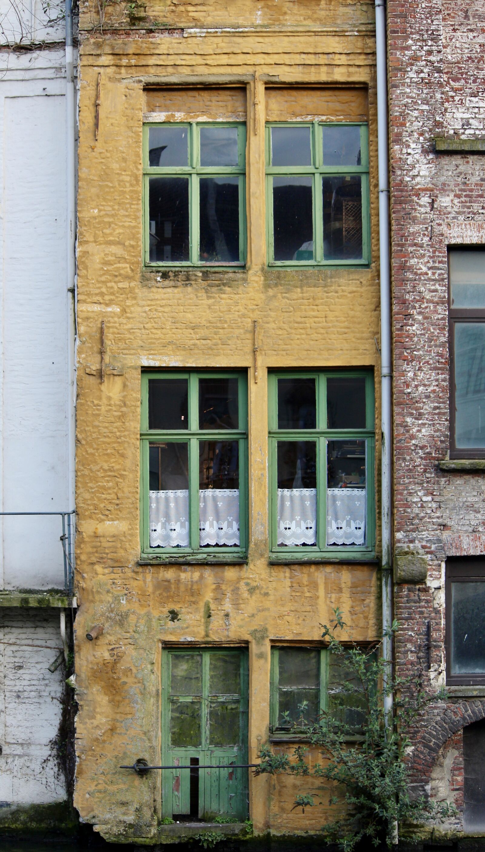 Canon EOS 1200D (EOS Rebel T5 / EOS Kiss X70 / EOS Hi) sample photo. House on water, gent photography