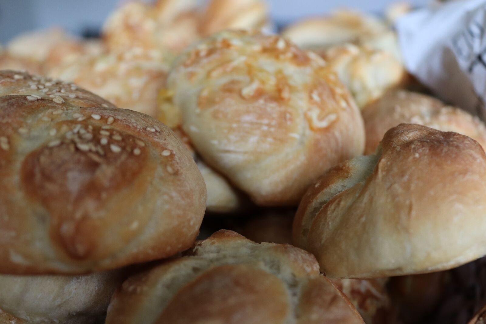 Canon EOS 250D (EOS Rebel SL3 / EOS Kiss X10 / EOS 200D II) sample photo. Eat, homemade, pastries photography