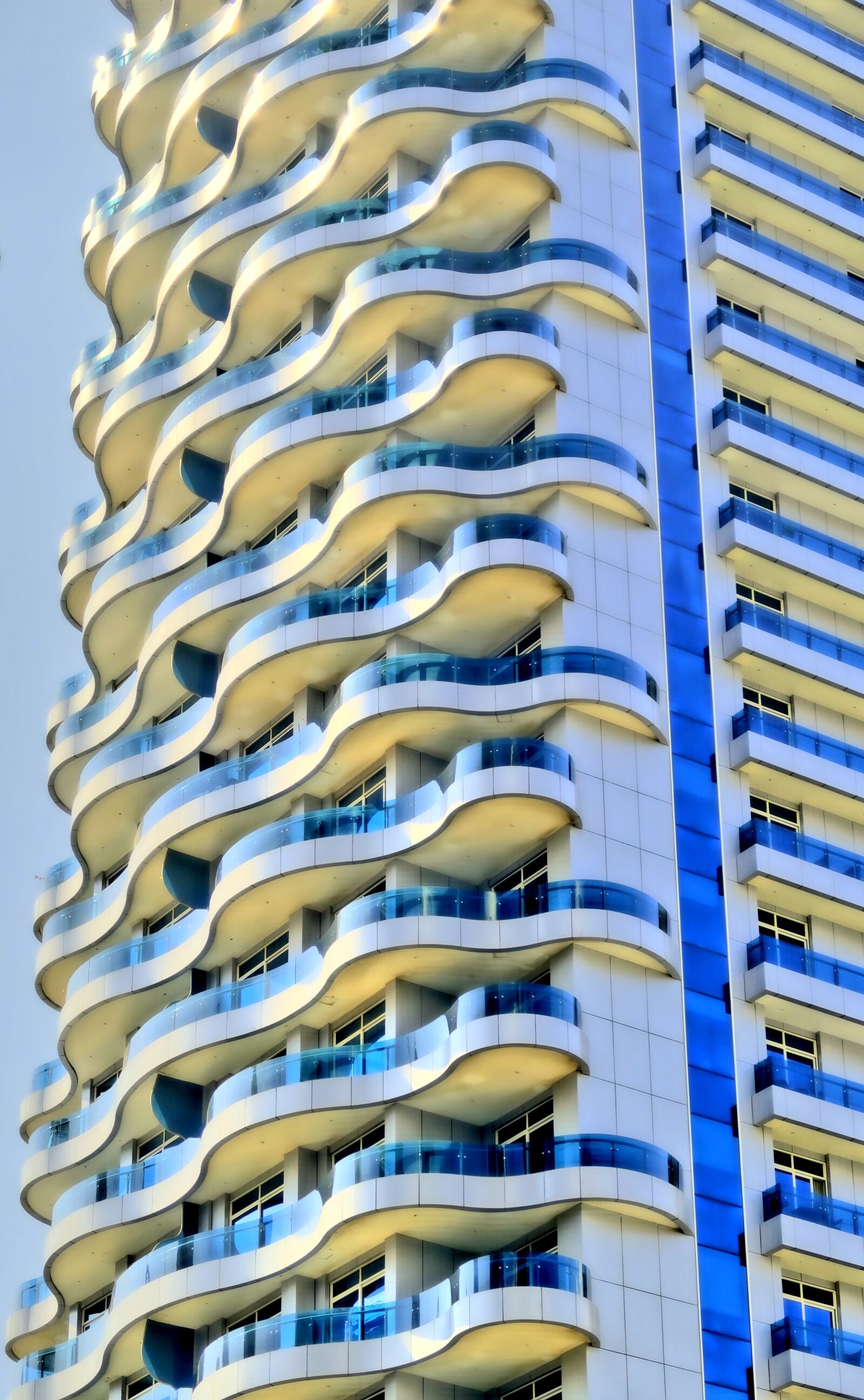 Panasonic Lumix DMC-FZ1000 sample photo. Skyscraper, architecture, modern photography