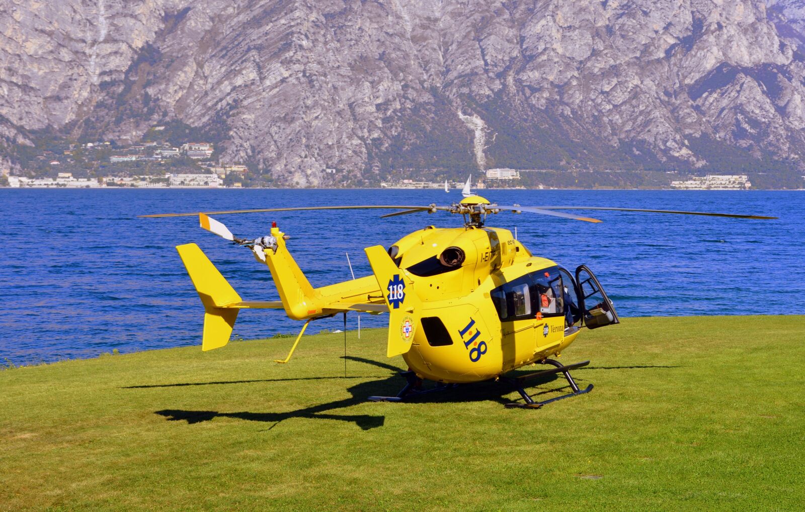 Nikon D7100 sample photo. Helicopter, emergency, lake photography
