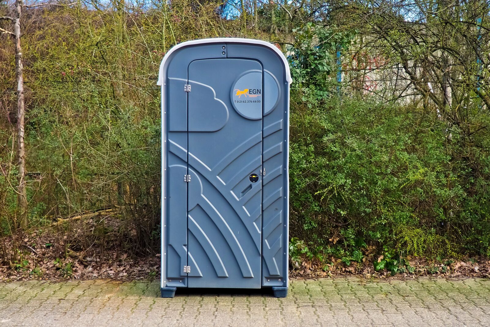 Olympus OM-D E-M10 sample photo. Mobile toilet cabin, toilet photography