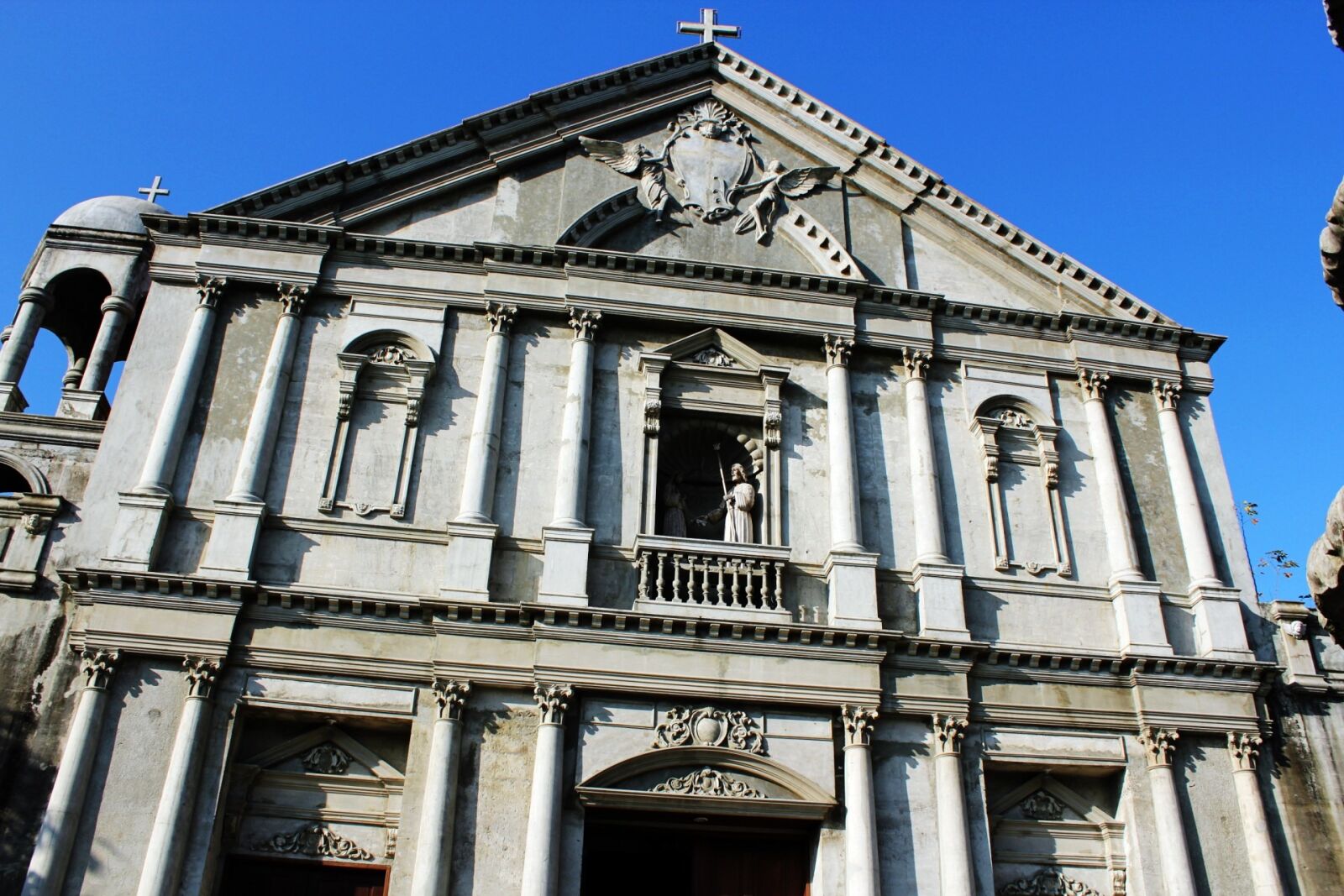 Canon EOS 550D (EOS Rebel T2i / EOS Kiss X4) sample photo. Church, rays, miracle photography