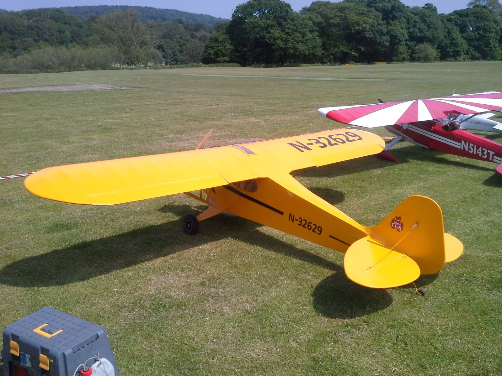Samsung Galaxy Note 10.1 sample photo. Model aircraft, piper cub photography