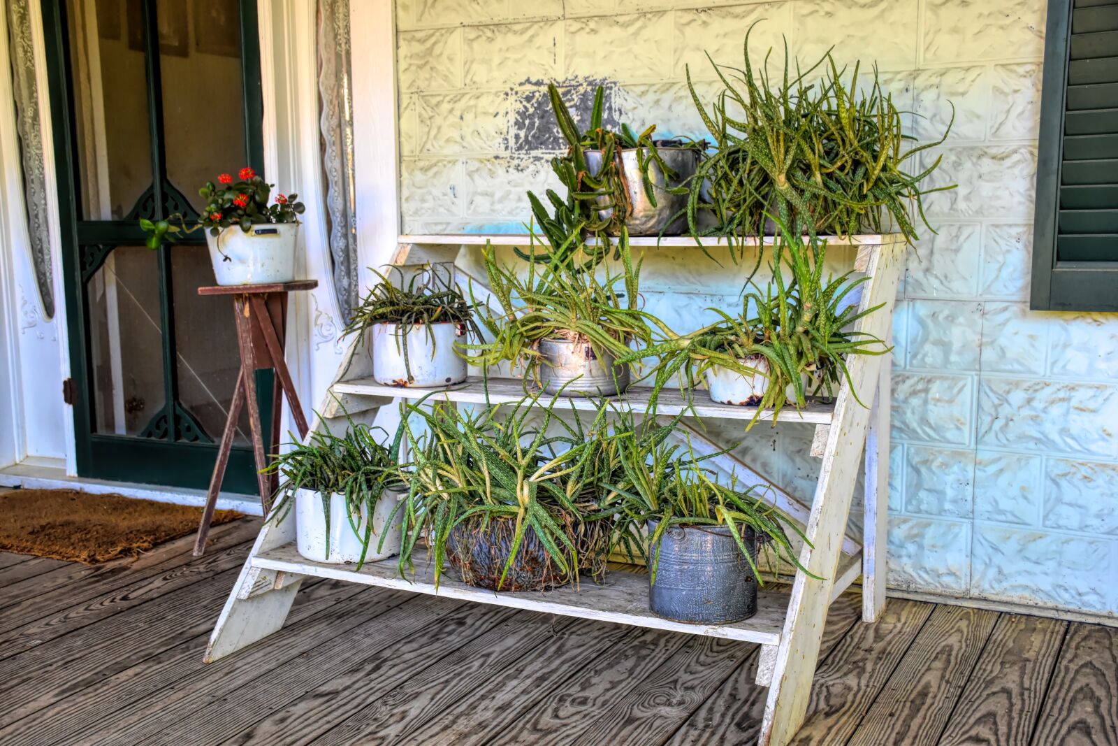 Nikon D5500 sample photo. Vintage front porch, southern photography