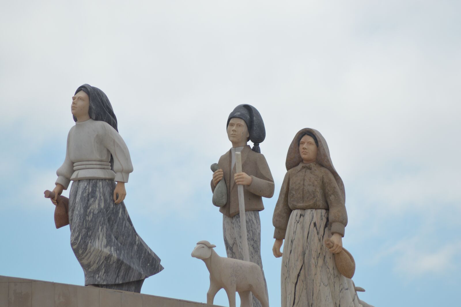 Nikon D3200 sample photo. Statue, children, sky photography