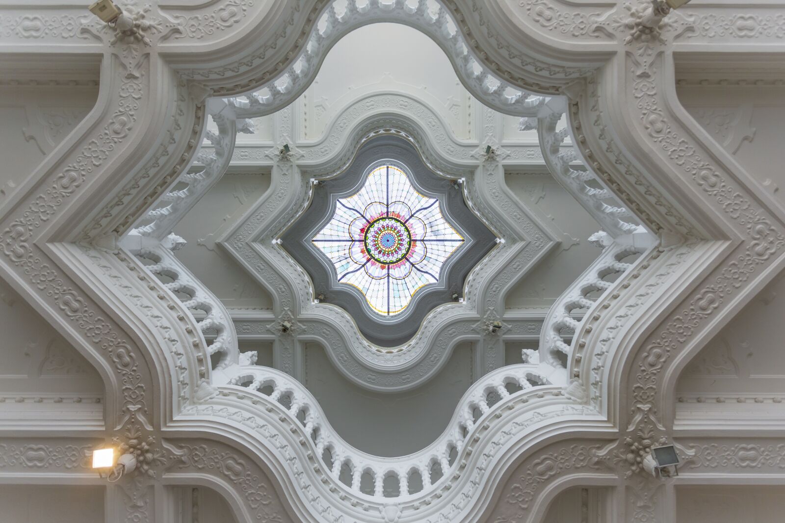 Canon EF 17-40mm F4L USM sample photo. Budapest, architecture, ceiling photography