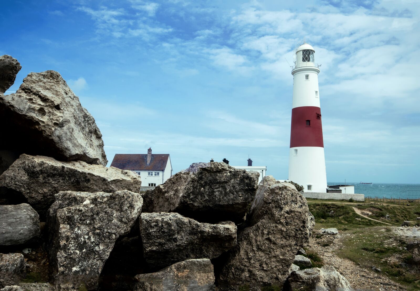 Nikon D3200 sample photo. Portland bill, lighthouse, rocky photography