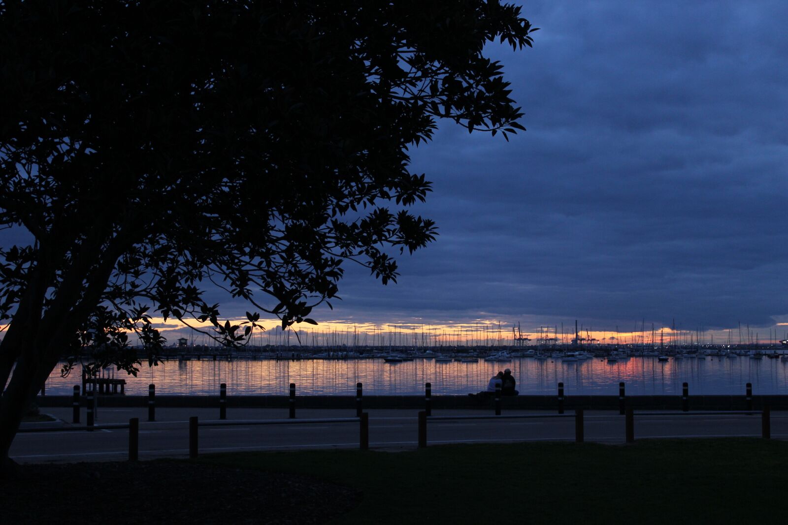 Canon EOS 600D (Rebel EOS T3i / EOS Kiss X5) sample photo. Couple, love, sunset photography
