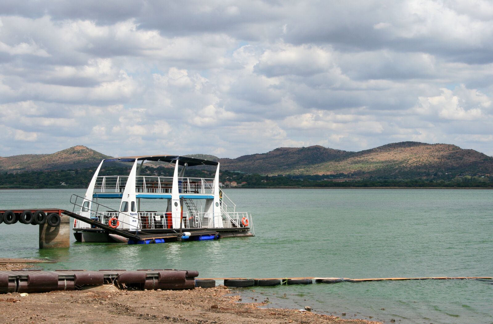 Canon EOS 400D (EOS Digital Rebel XTi / EOS Kiss Digital X) sample photo. Hartbeespoort dam, dam, lake photography