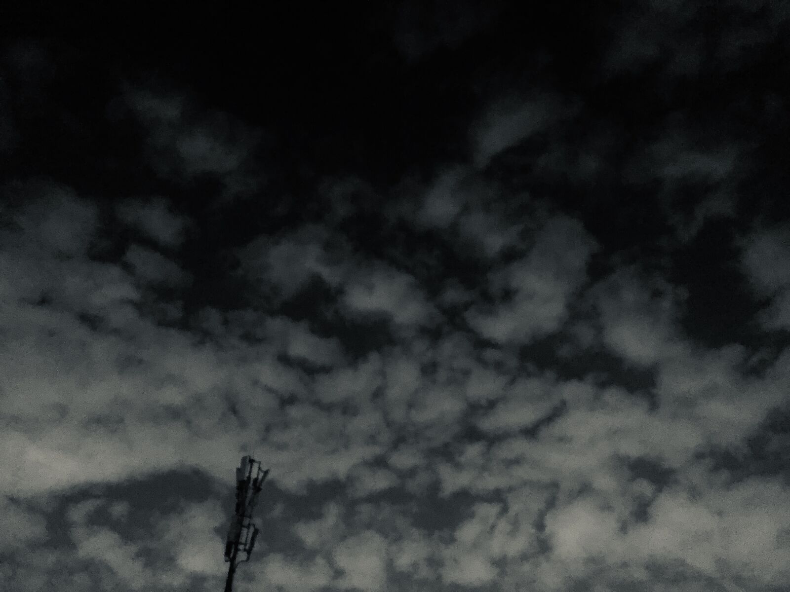 Apple iPhone 8 sample photo. Sky, gloomy, cloud photography