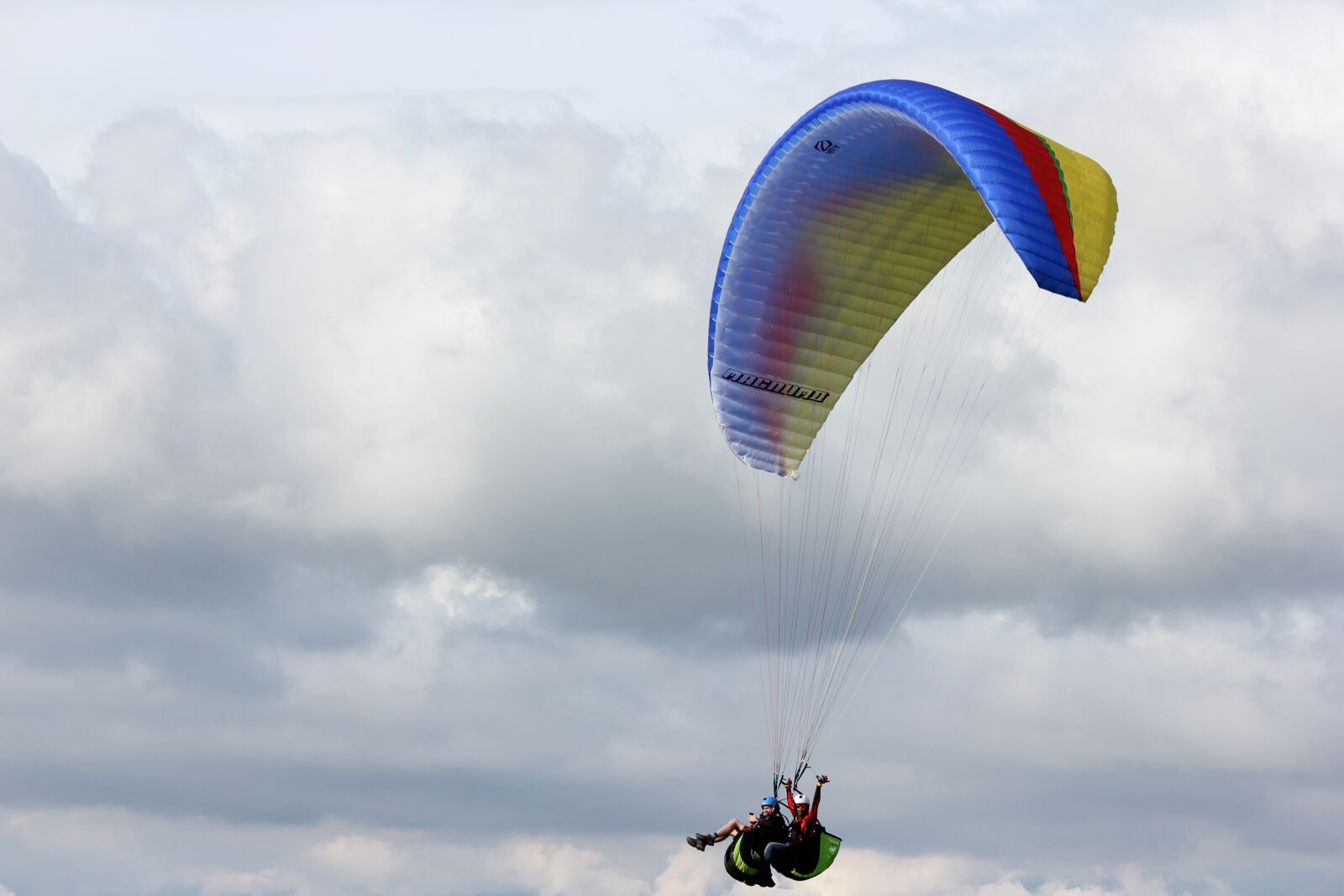 Canon EOS 550D (EOS Rebel T2i / EOS Kiss X4) sample photo. Paragliding, san, gil photography