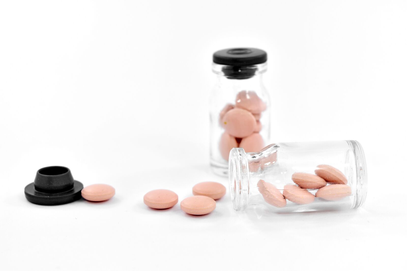 Nikon D5500 sample photo. Coronavirus, covid-19, medication, pills photography