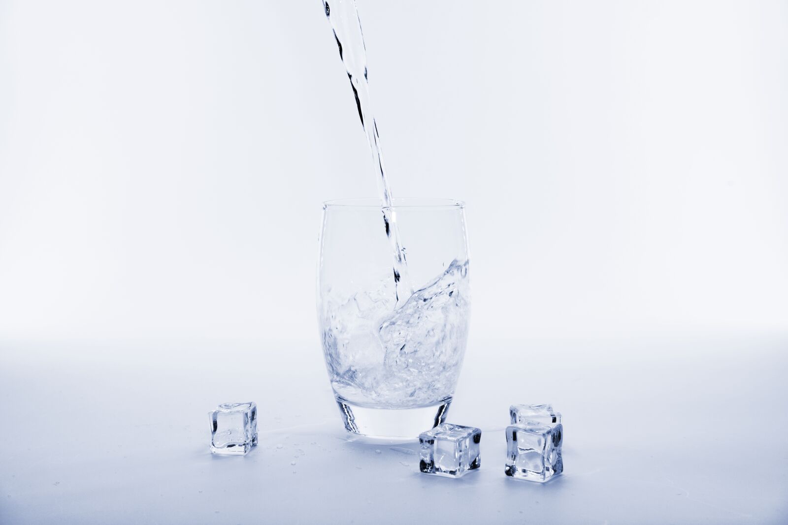 Fujifilm X-T2 + Fujifilm XF 35mm F2 R WR sample photo. Water, refreshment, drink photography