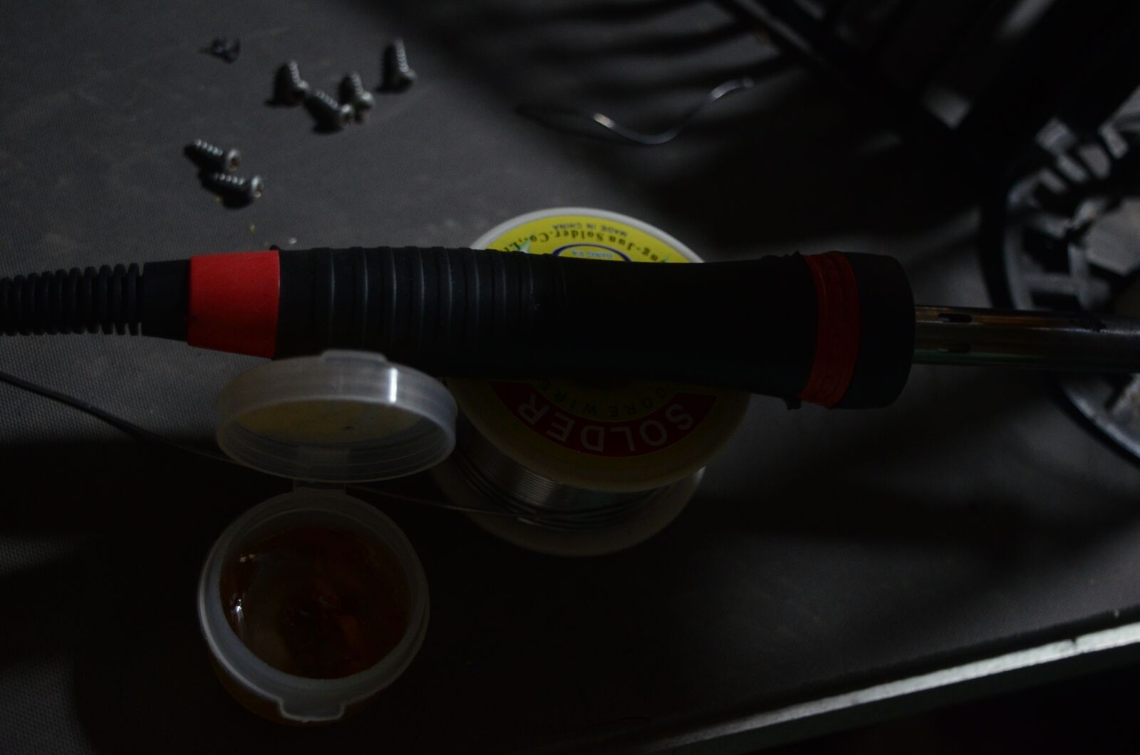Nikon D7000 sample photo. Electronics, soldering, screws photography