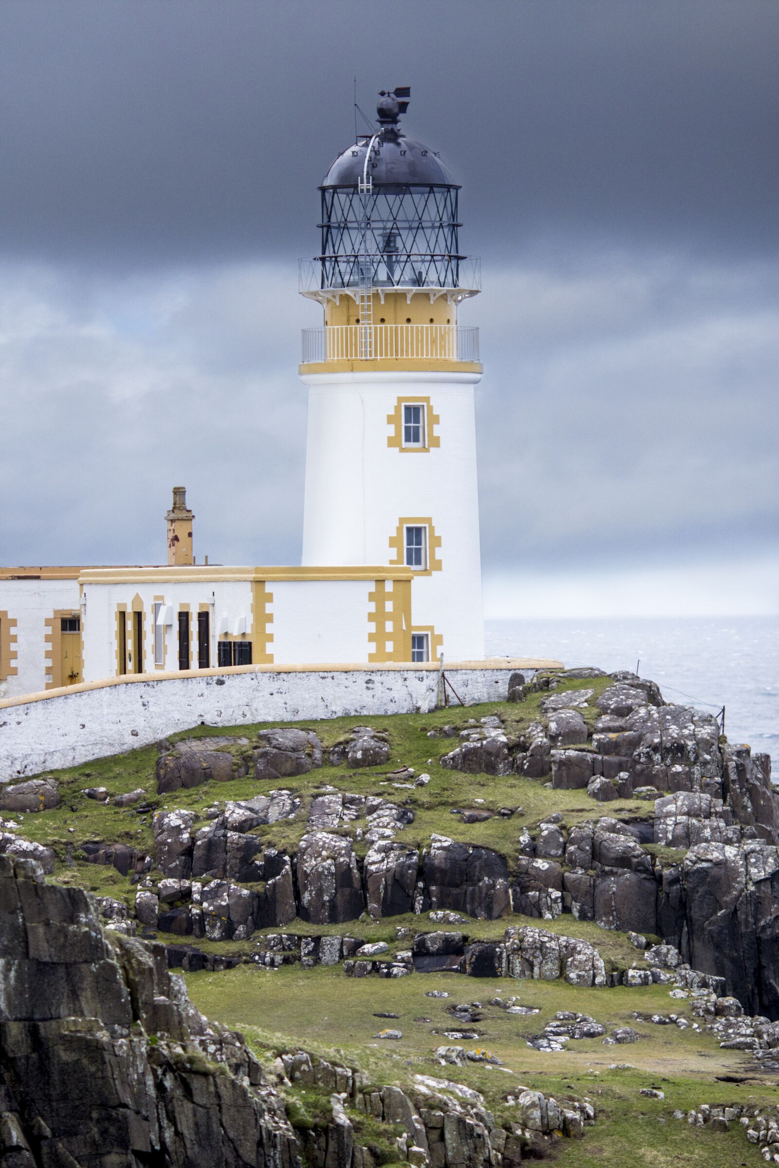 Canon EOS 600D (Rebel EOS T3i / EOS Kiss X5) + Canon EF 135mm F2L USM sample photo. Lighthouse, scotland, sea photography