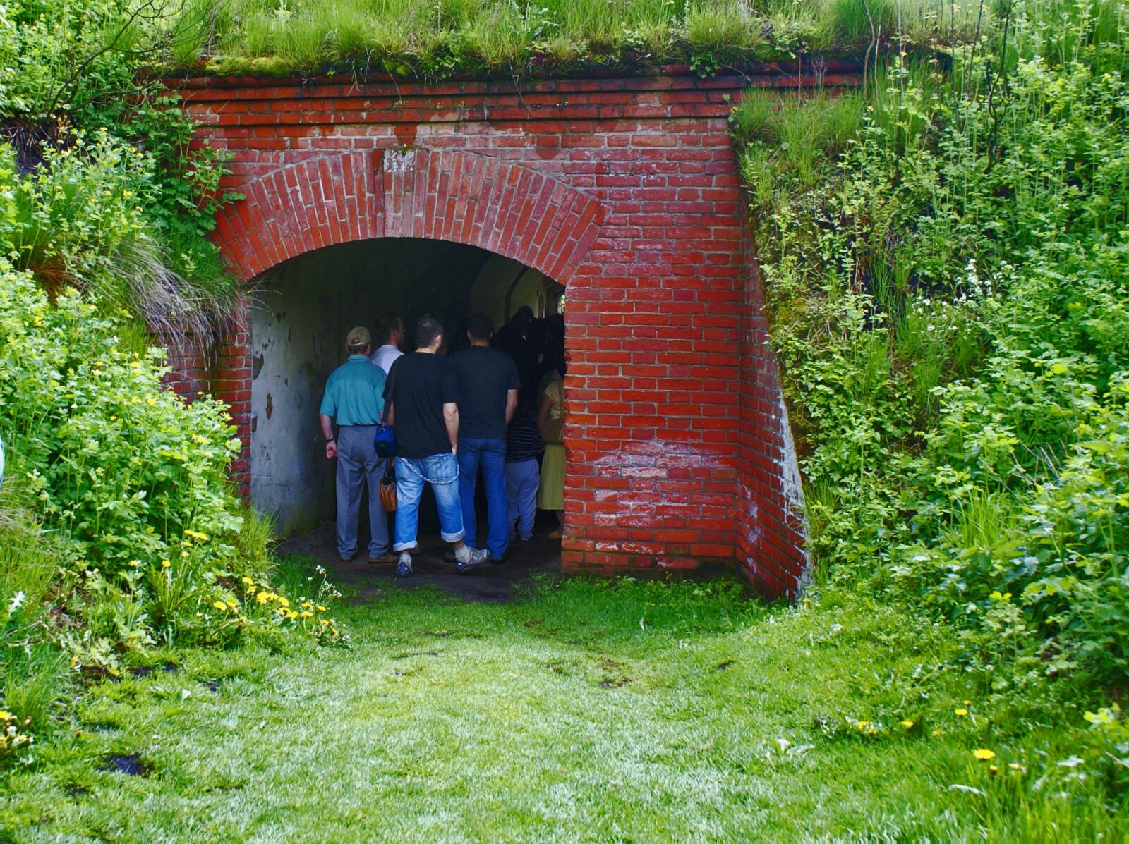 Sony Alpha DSLR-A100 sample photo. Tunnel, tour, transition photography