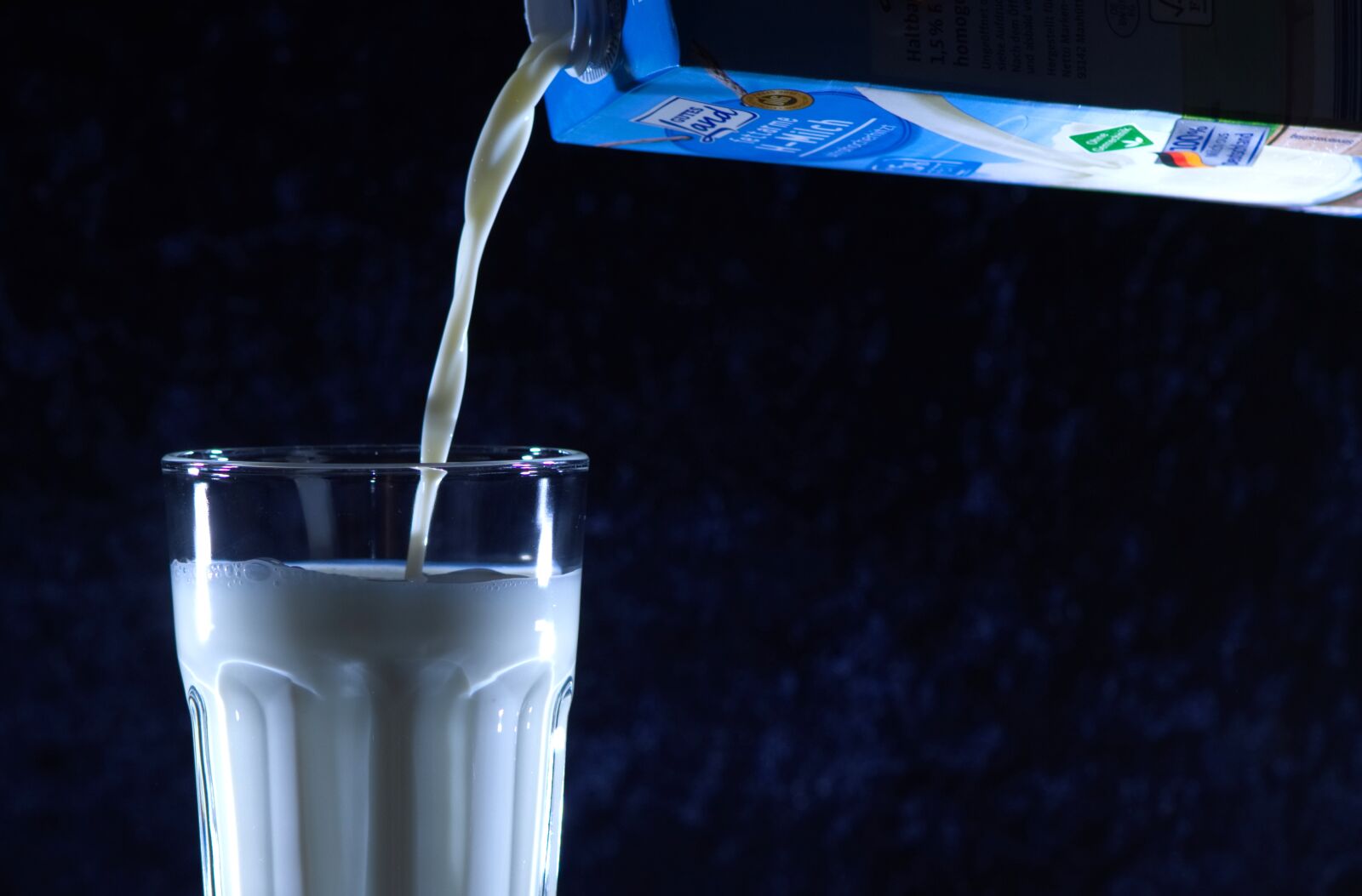 Nikon D7200 sample photo. Milk, glass, healthy photography