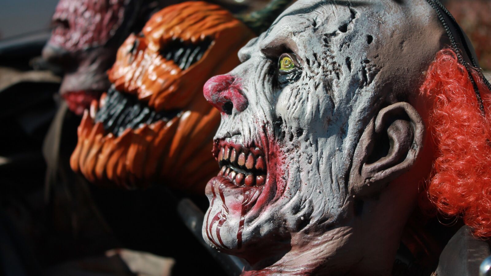 Canon EOS 1100D (EOS Rebel T3 / EOS Kiss X50) sample photo. Clown mask, evil clown photography