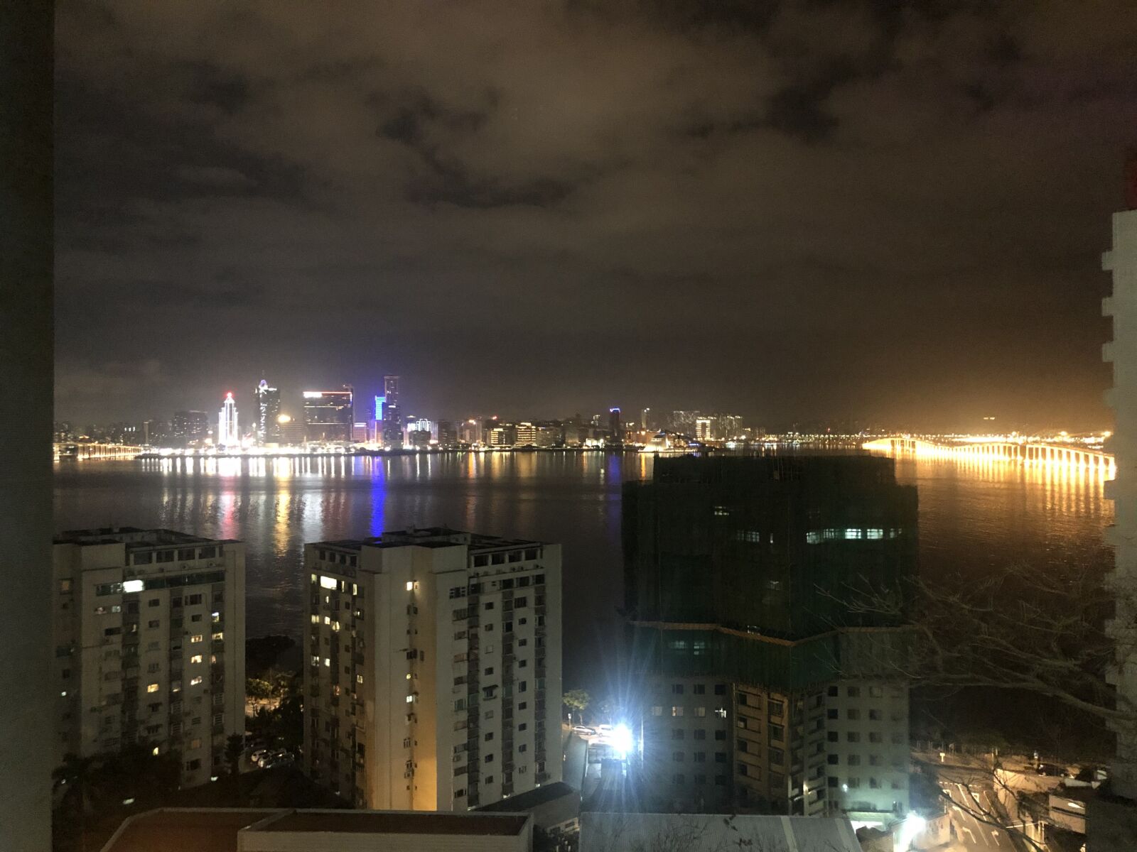 Apple iPhone X sample photo. Macau, the night, lights photography