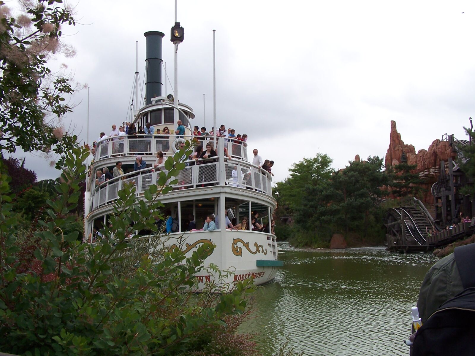 Kodak DX6490 ZOOM DIGITAL CAMERA sample photo. Disneyland, paris, fun, park photography
