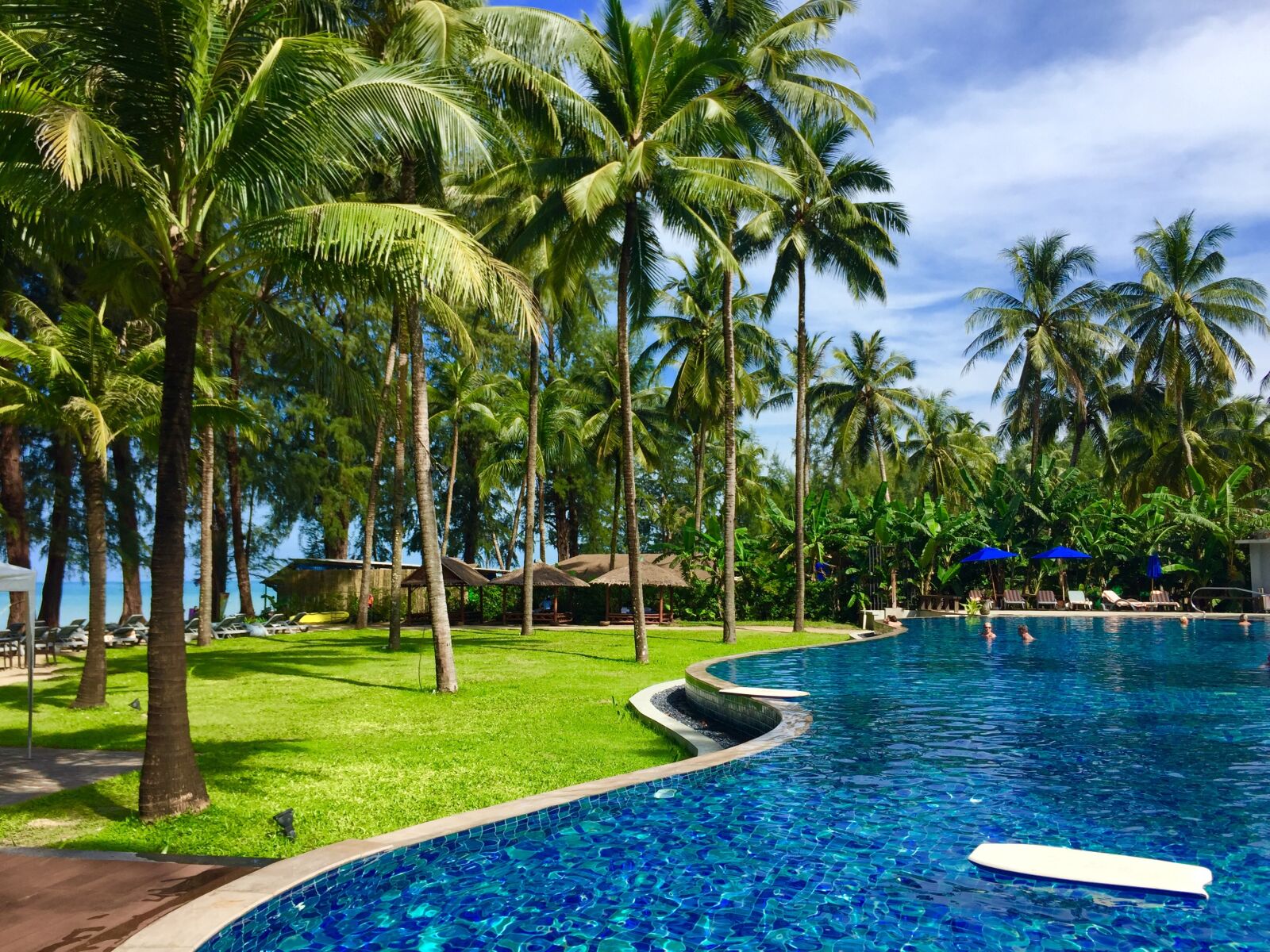 Apple iPhone 6 sample photo. Thailand, beach, resort photography