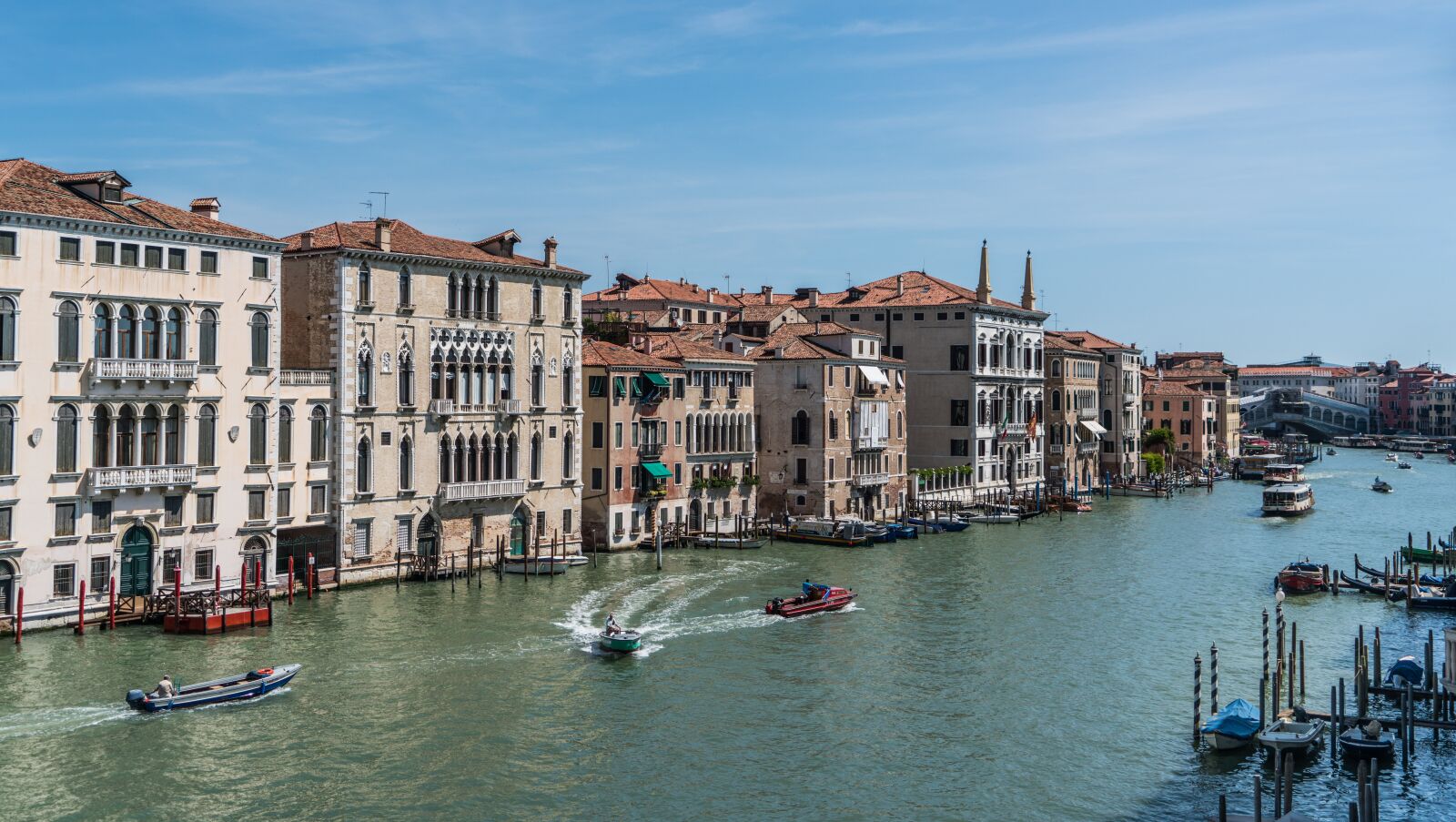 Sony a7R II + Sony FE 24-240mm F3.5-6.3 OSS sample photo. Venice, italy, europe photography