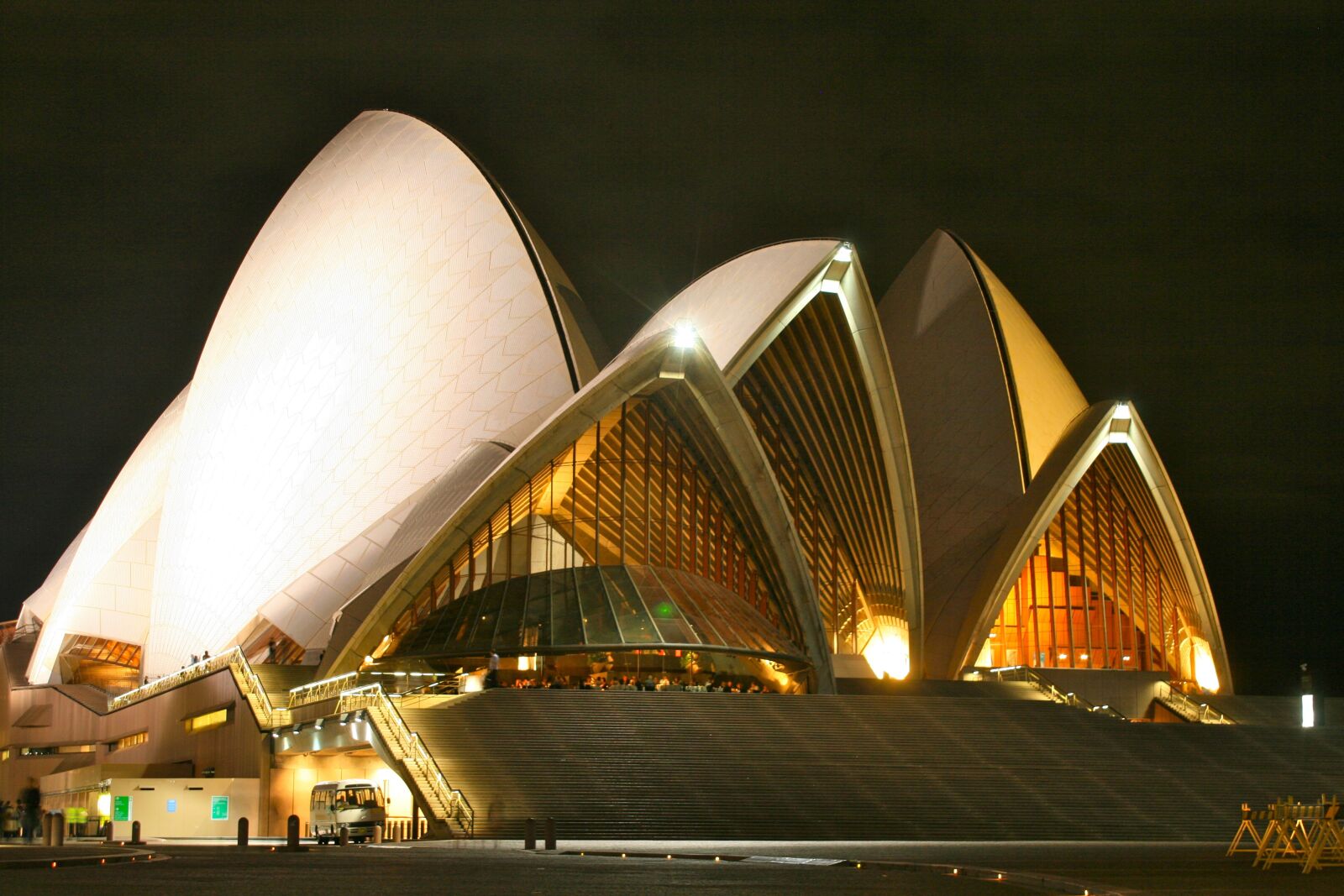 Canon EOS 400D (EOS Digital Rebel XTi / EOS Kiss Digital X) sample photo. Sydney opera house, sydney photography