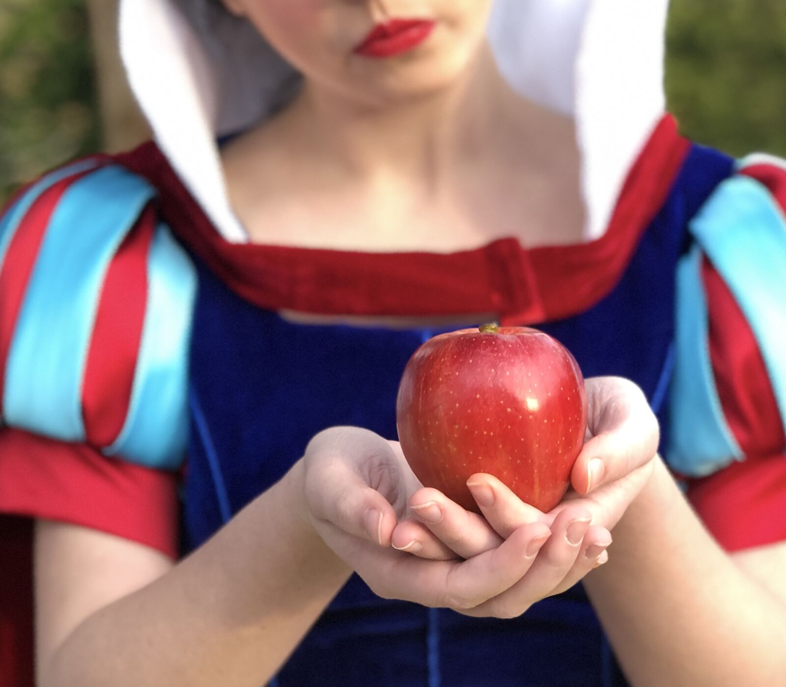 iPhone 8 Plus back dual camera 6.6mm f/2.8 sample photo. Woma, pretty, lady photography