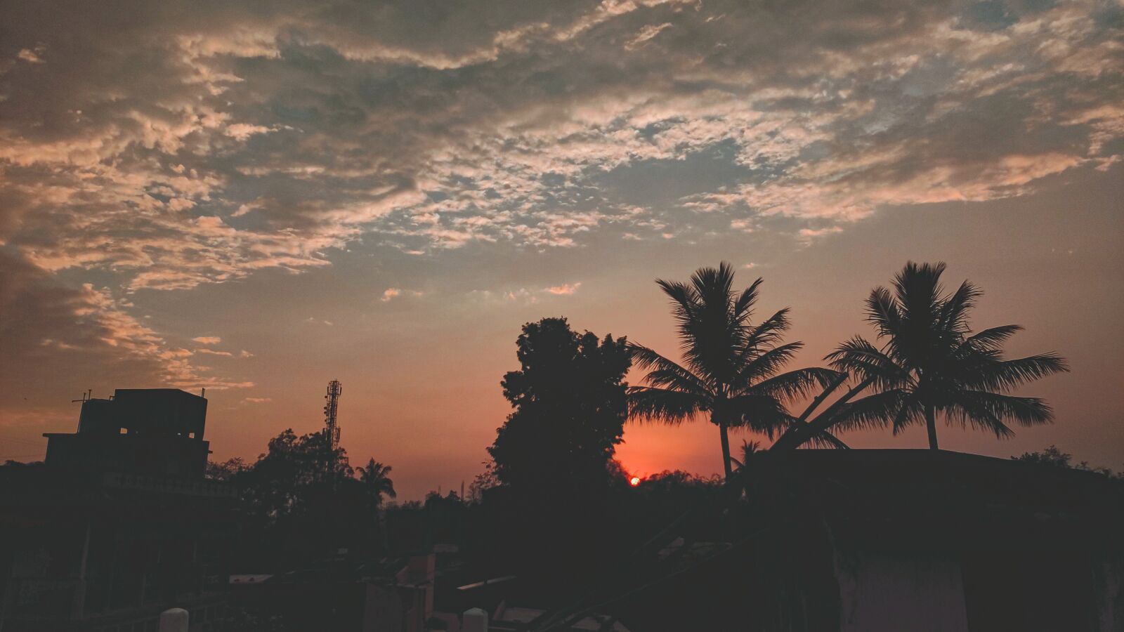 Xiaomi Redmi Note 7 Pro sample photo. Sunset, sun ray, pink photography