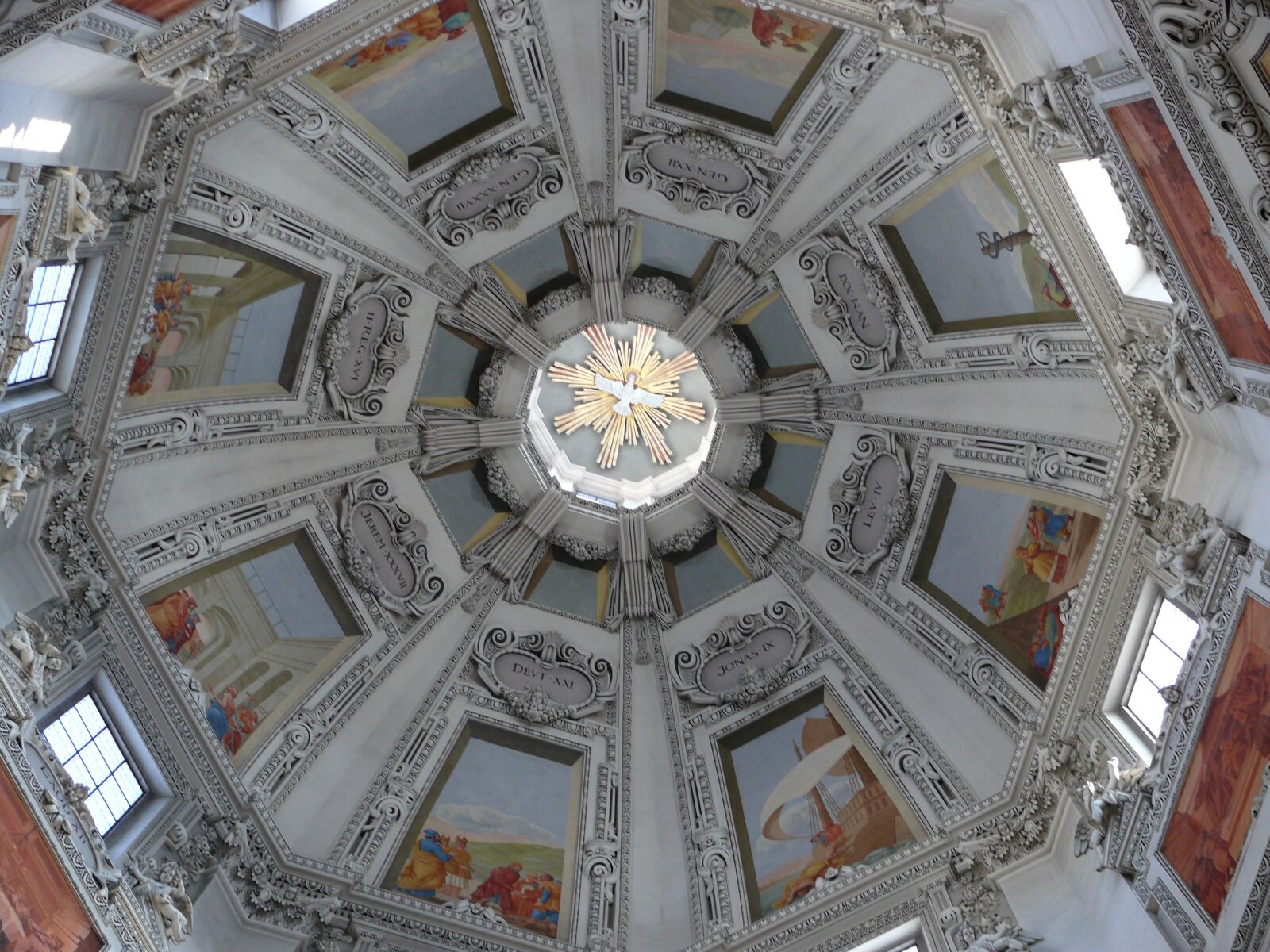 Panasonic DMC-FZ50 sample photo. Ceiling, architecture, inside photography
