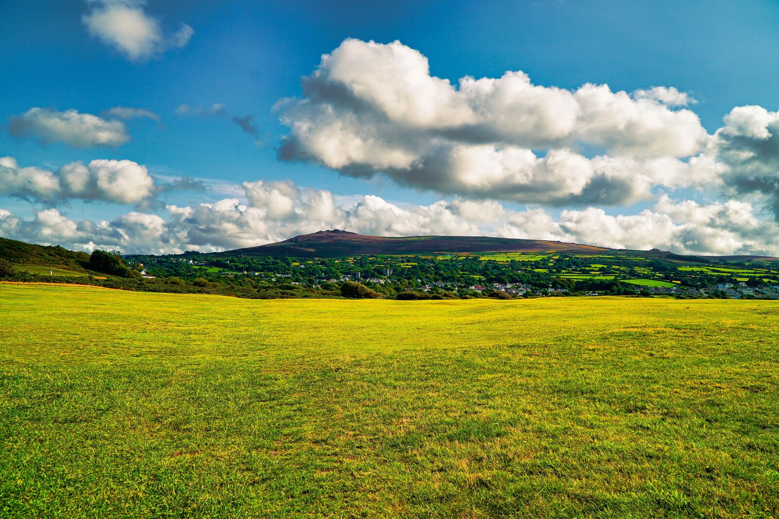 Sony a6300 + Sony E PZ 18-105mm F4 G OSS sample photo. Landscape, rural, countryside photography
