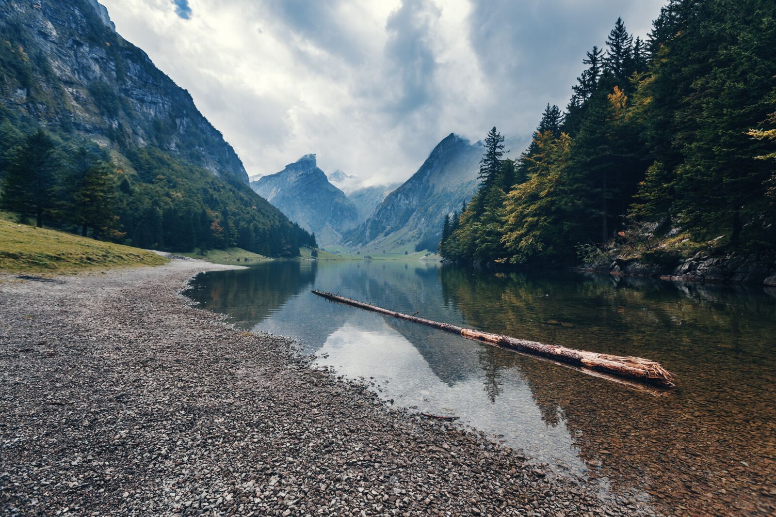 Canon EF 16-35mm F2.8L II USM sample photo. Mountains, water, lake photography