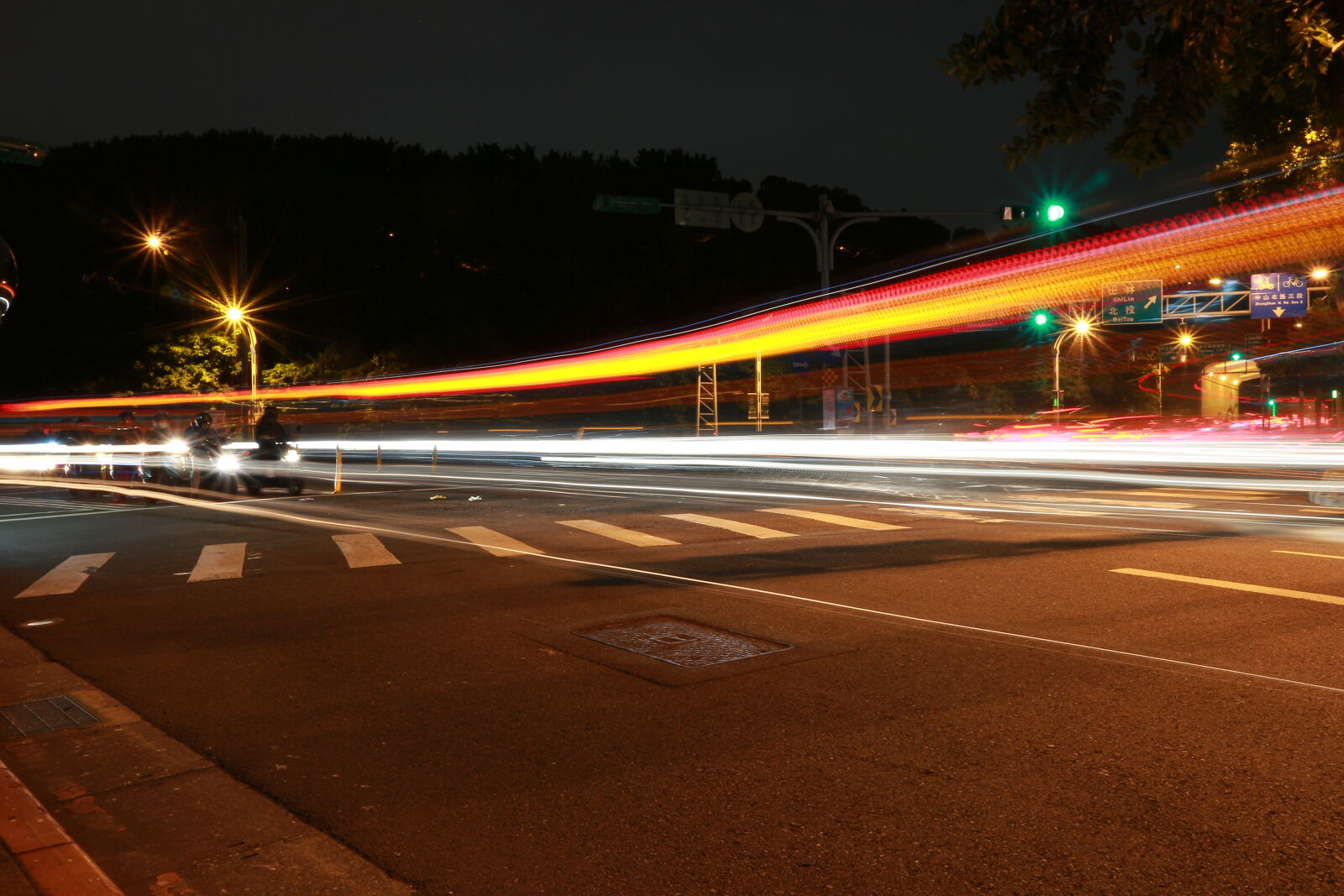 Canon EOS M sample photo. Light, trails, on, city photography