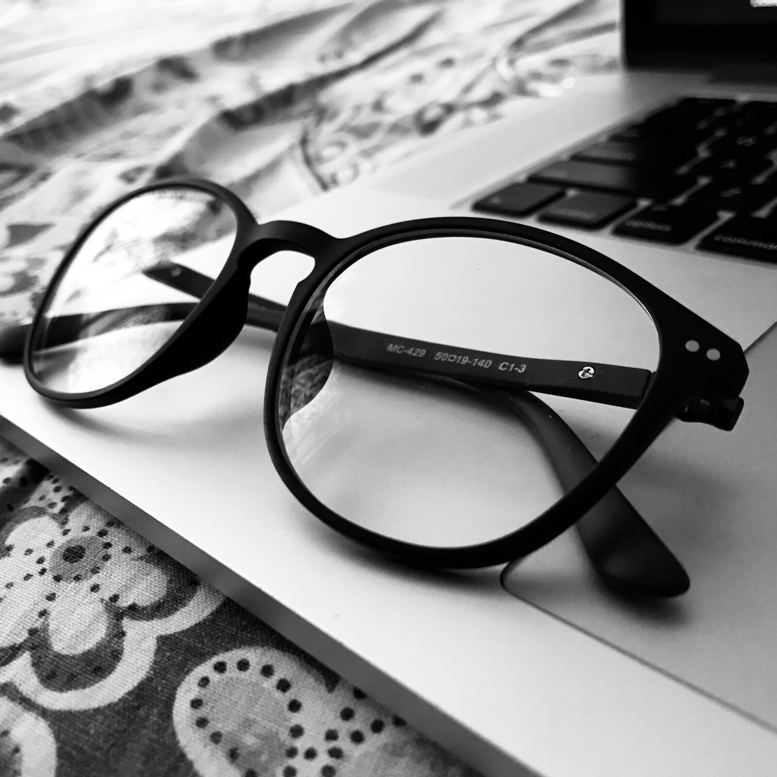 iPhone 7 back camera 3.99mm f/1.8 sample photo. Eye, eye, glasses, eyeglasses photography