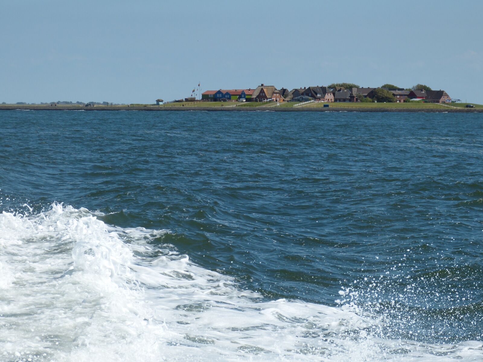 Panasonic Lumix DMC-FZ150 sample photo. Hallig, hooge, terp photography