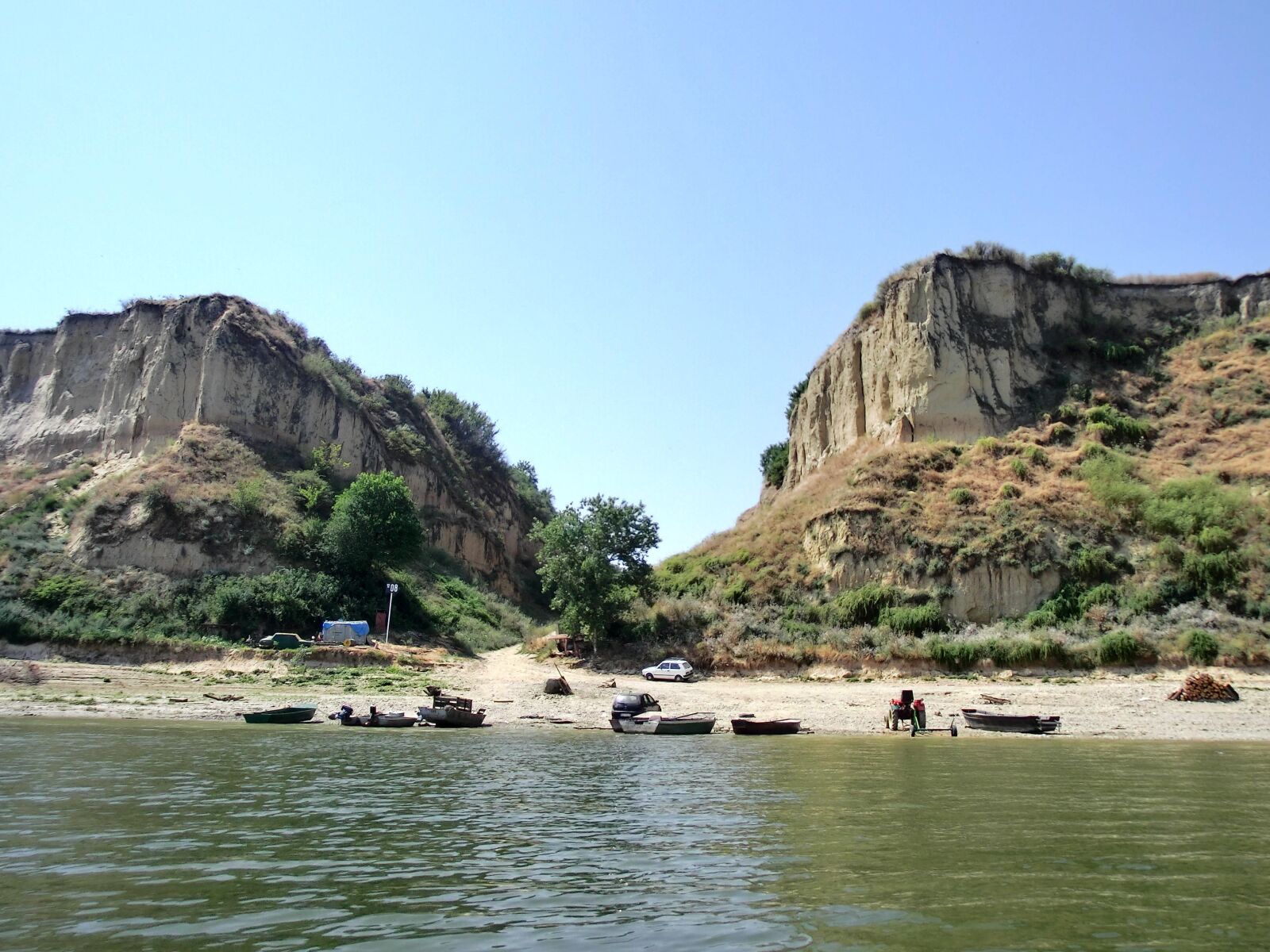 CASIO EX-ZR100 sample photo. Danube, serbia, bank of photography
